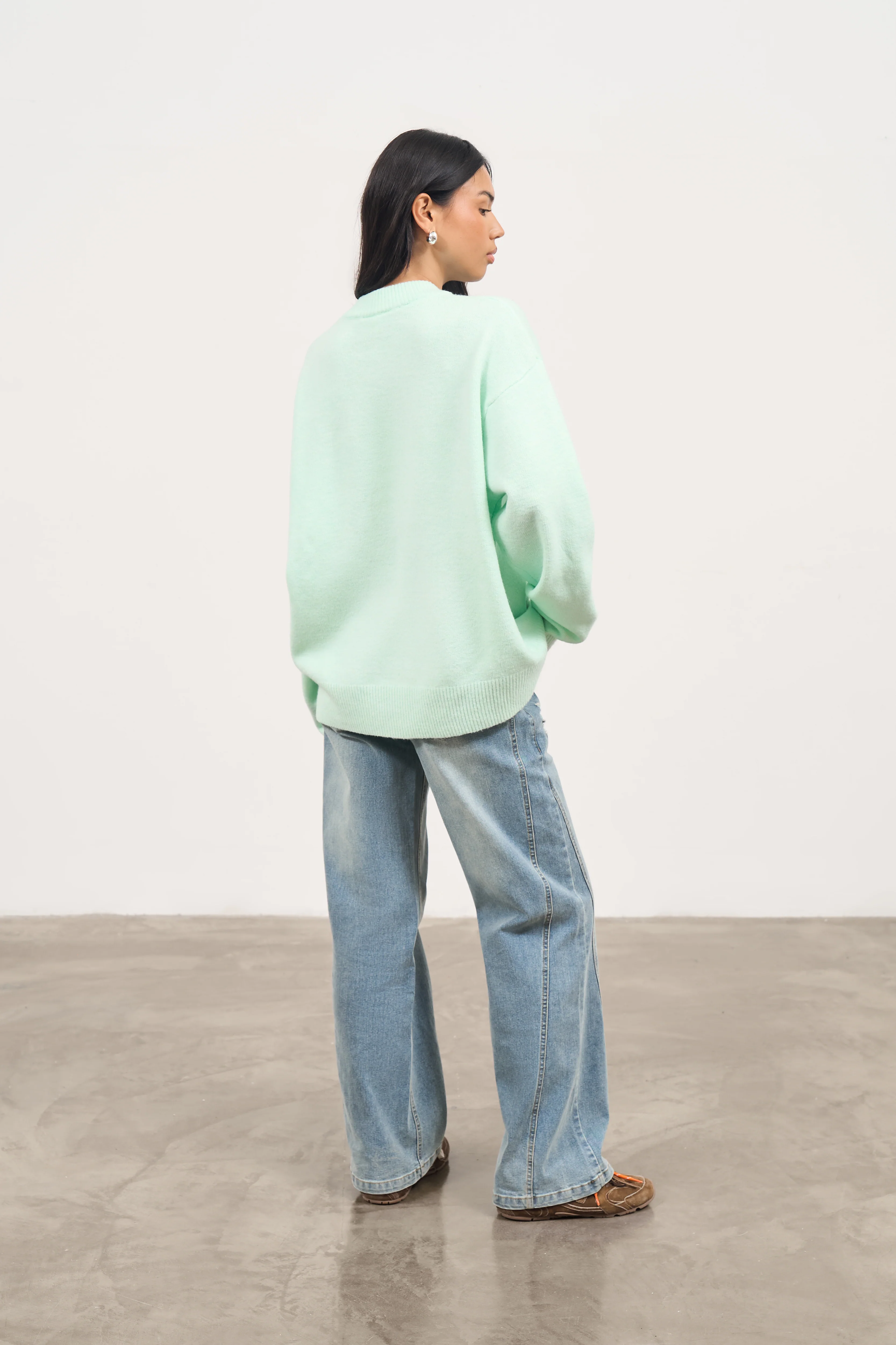 FLUFFY EMBLEM KNITTED CREW - MINT - Image 6