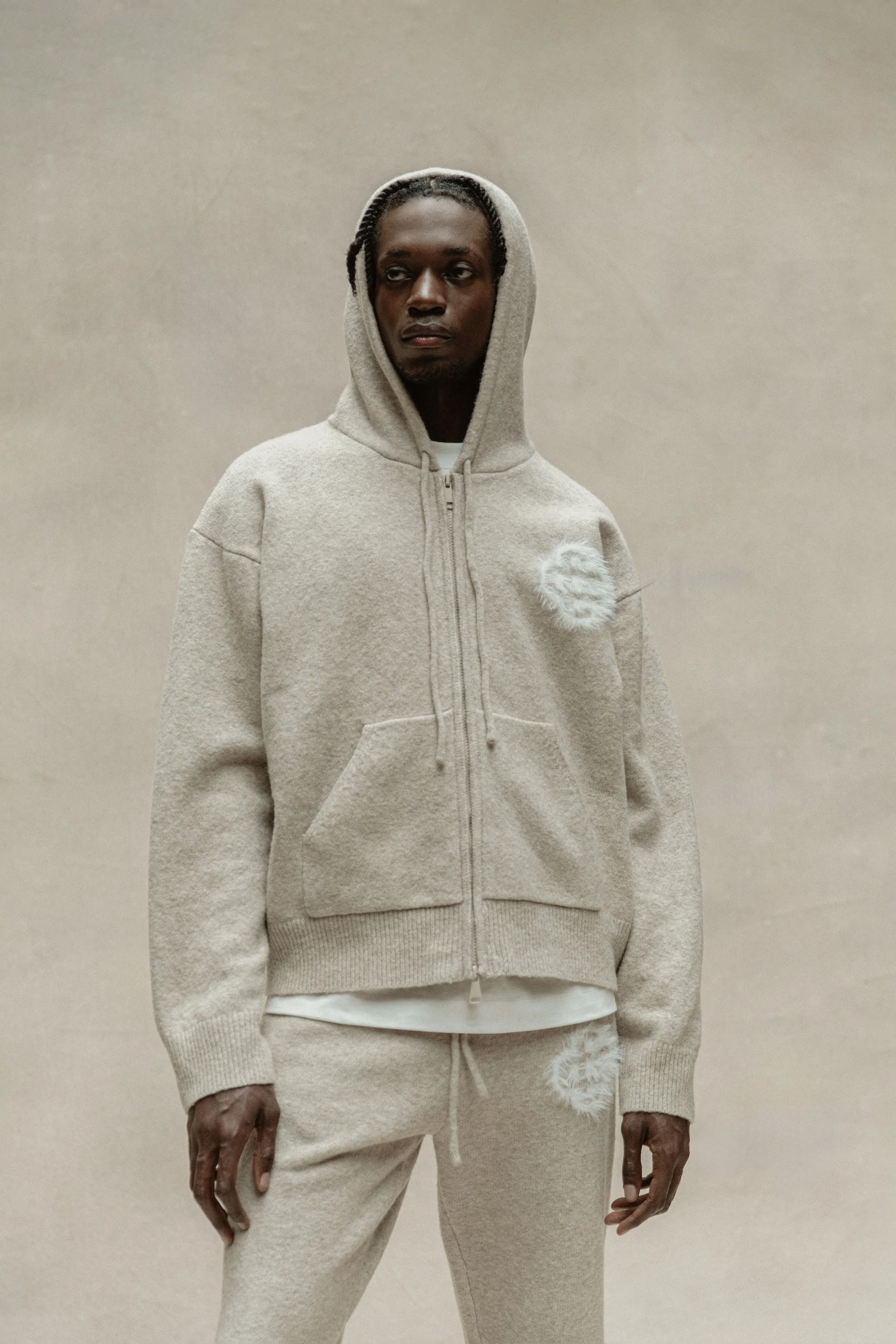 FLUFFY EMBLEM ZIP THROUGH KNITTED HOODIE - BEIGE - Image 2