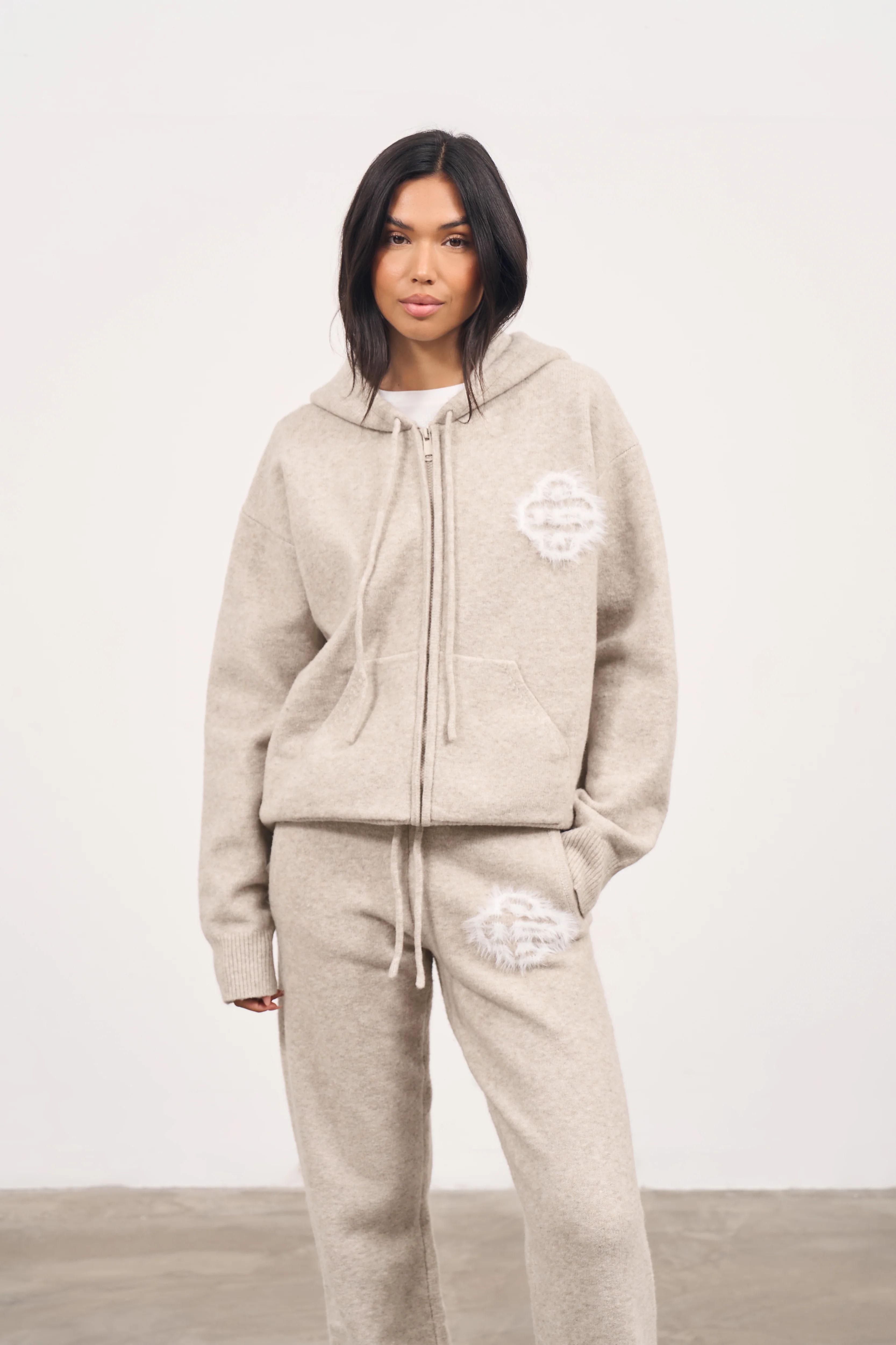 FLUFFY EMBLEM ZIP THROUGH KNITTED HOODIE - BEIGE - Image 3