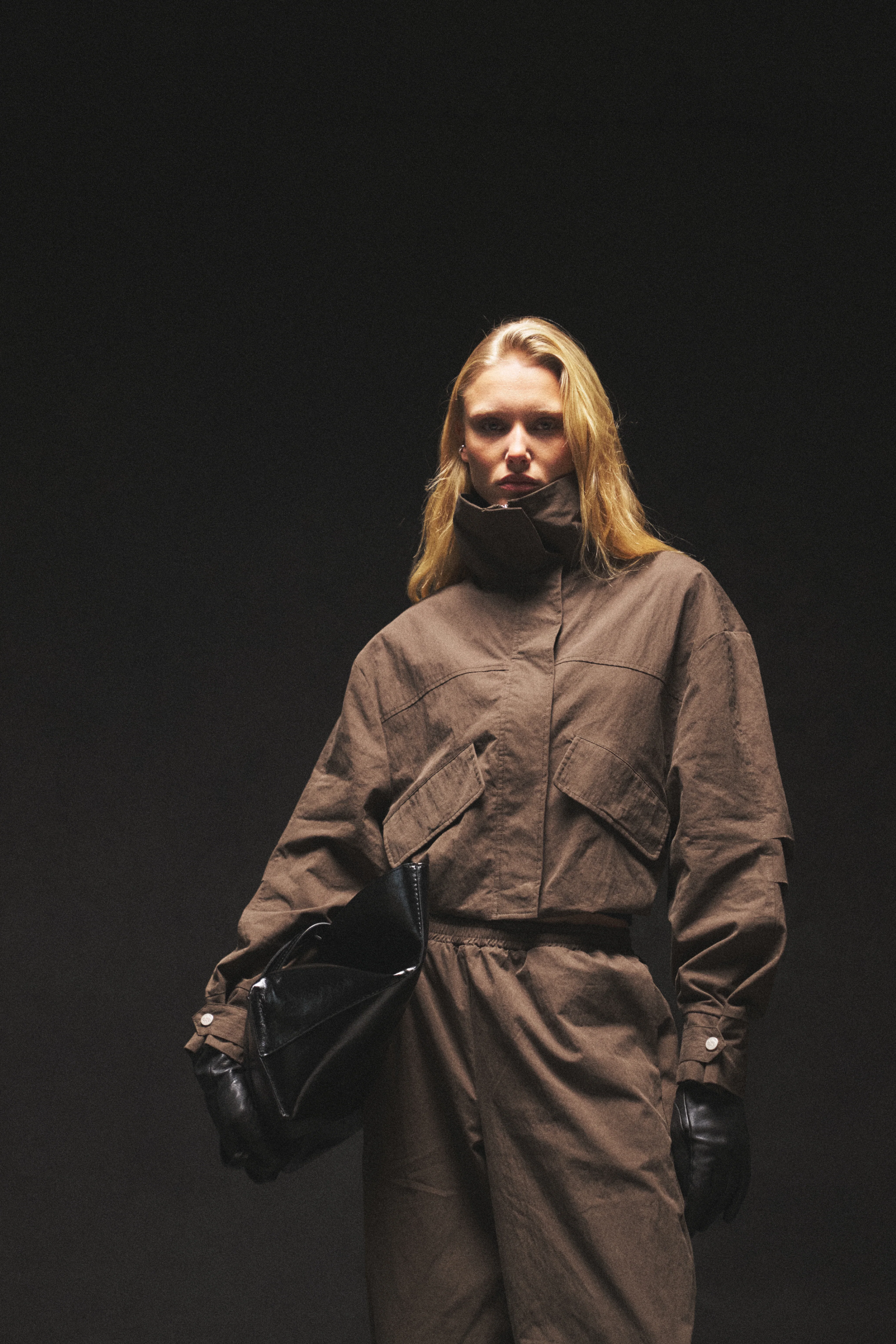 FUNNEL NECK SHELL JACKET - BROWN - Image 4