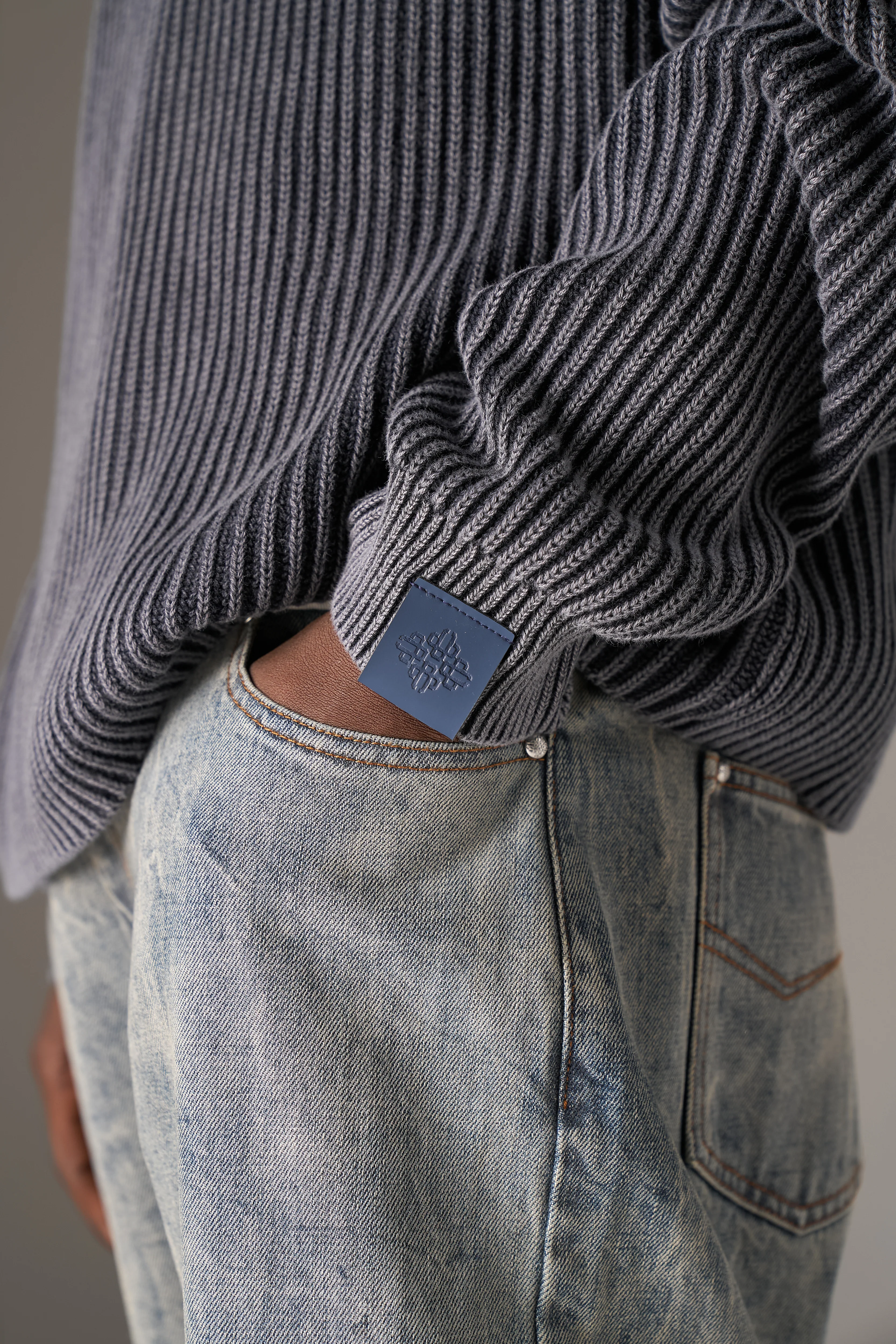 HEAVY WASHED RIBBED KNIT CREW - PETROL - Image 5