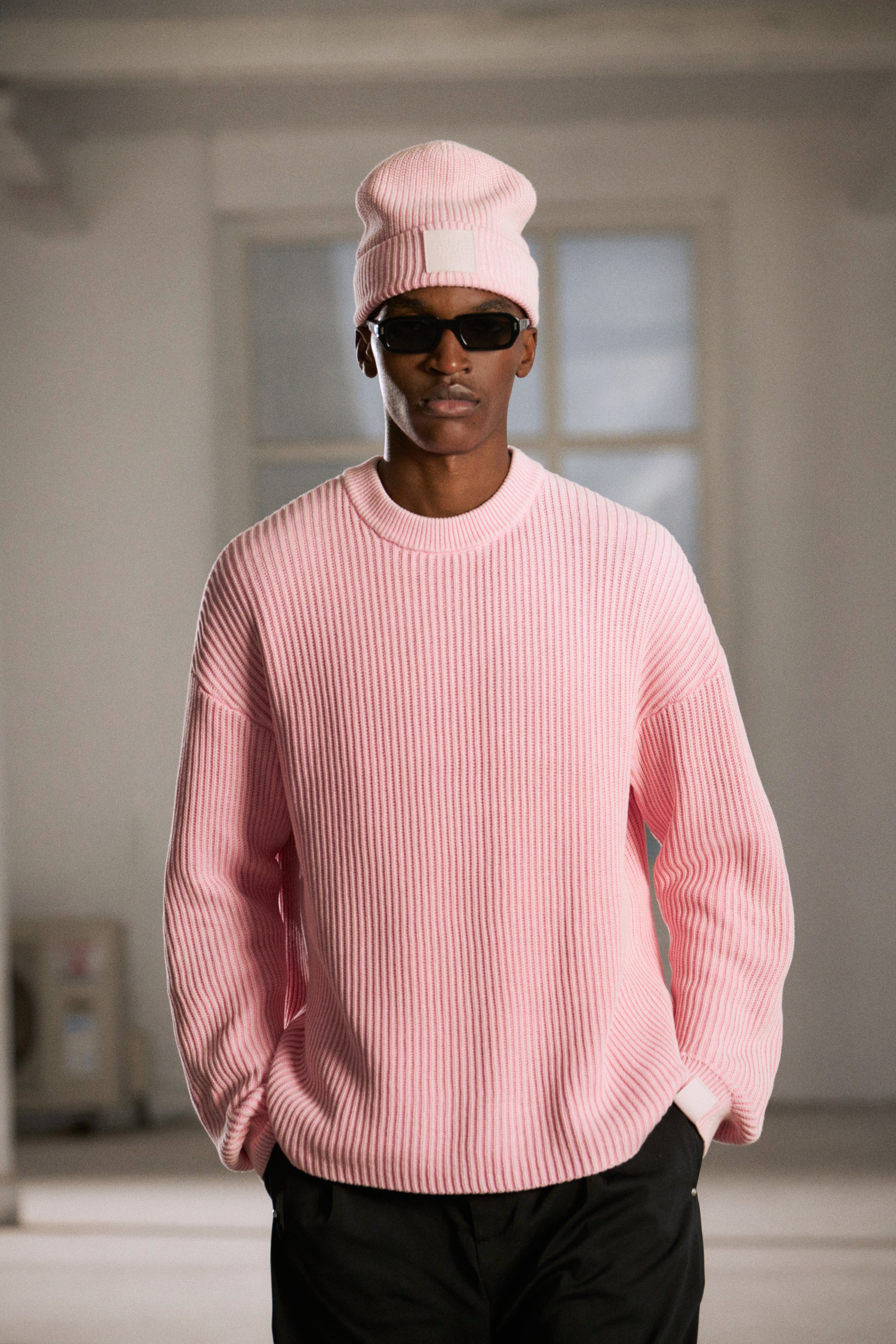 HEAVY WASHED RIBBED KNIT CREW - PINK - Image 2