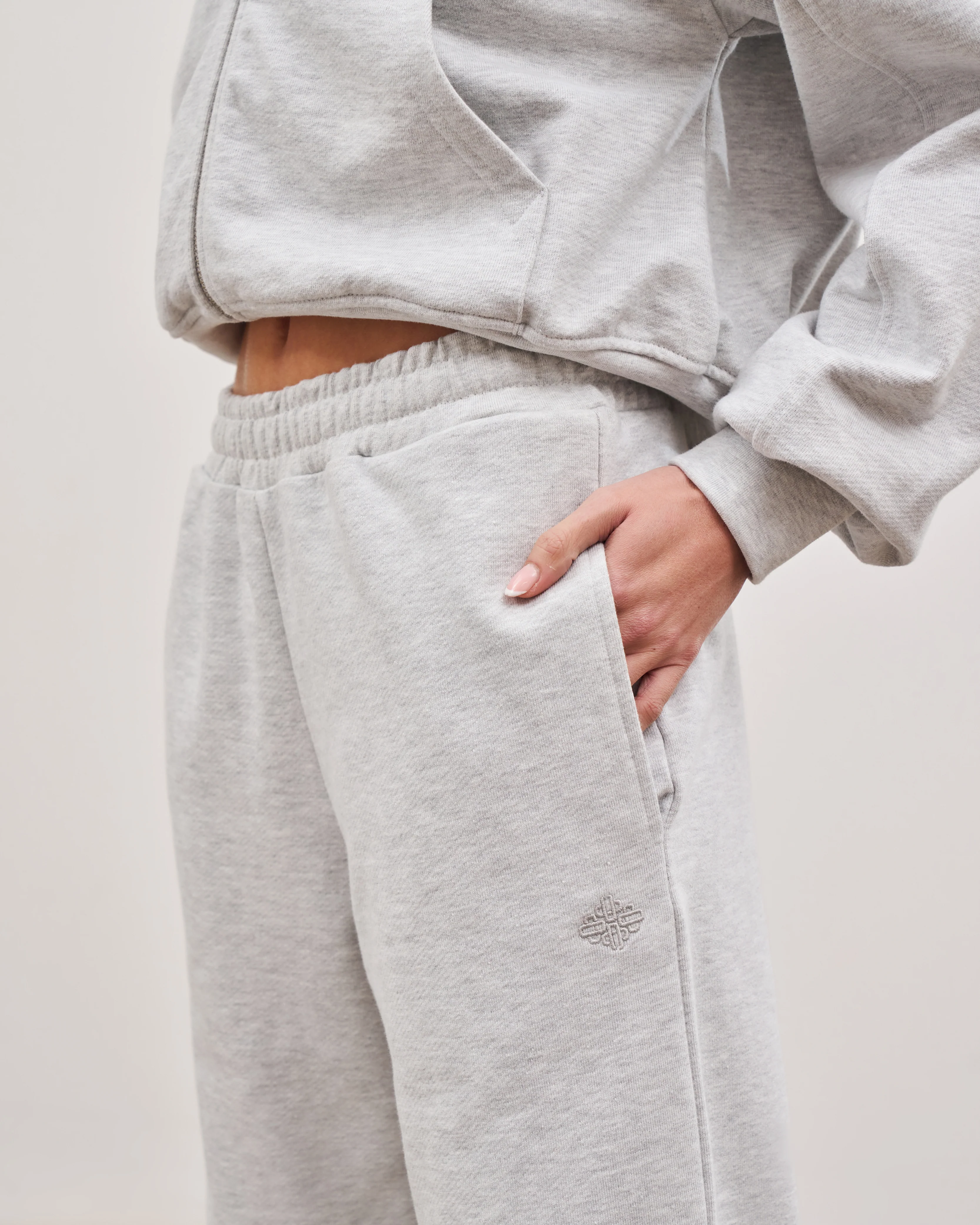 EMBLEM RELAXED JOGGERS - GREY MARL - Image 4