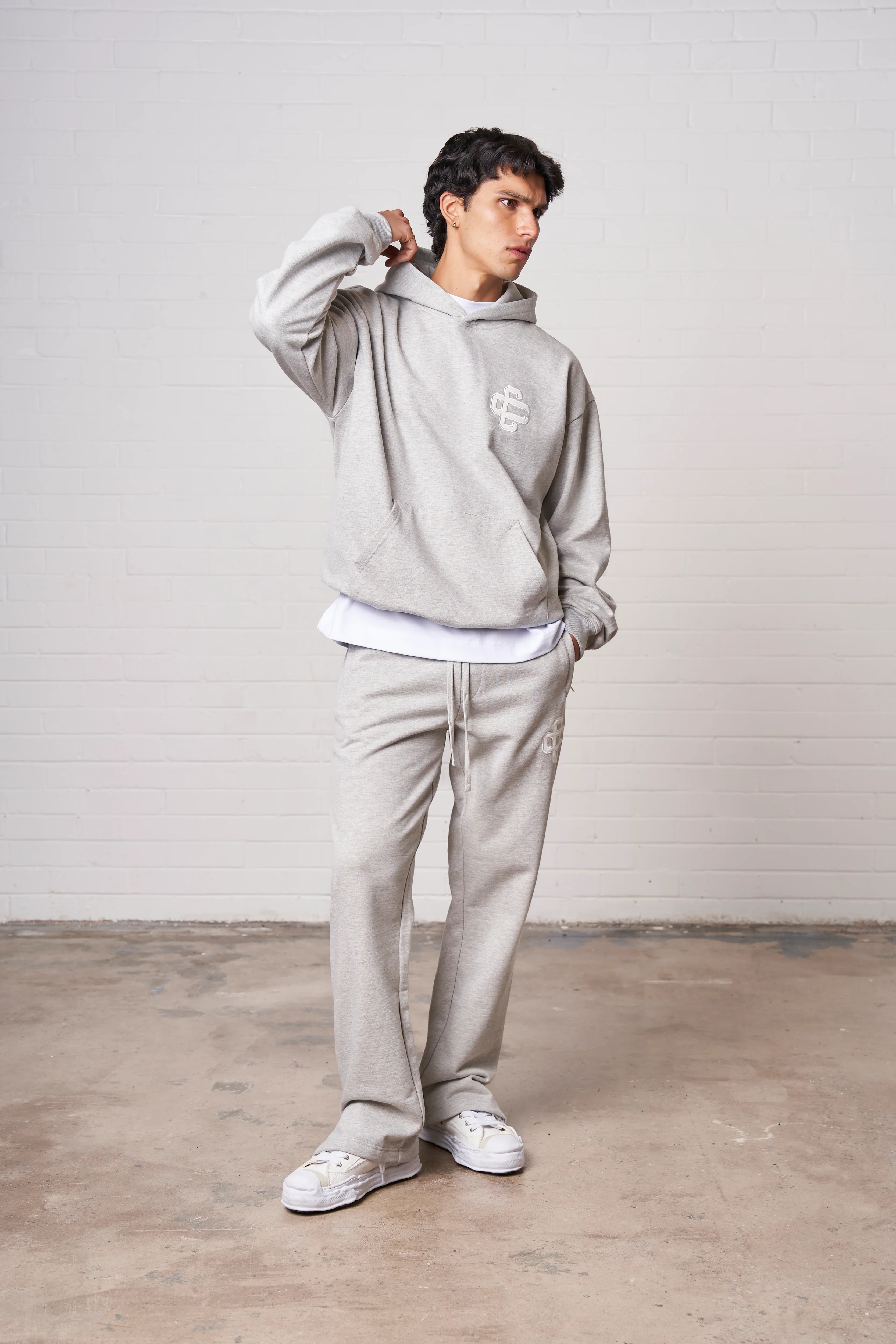 HEAVYWEIGHT APPLIQUE EMBLEM HOODIE - GREY MARL - Image 7