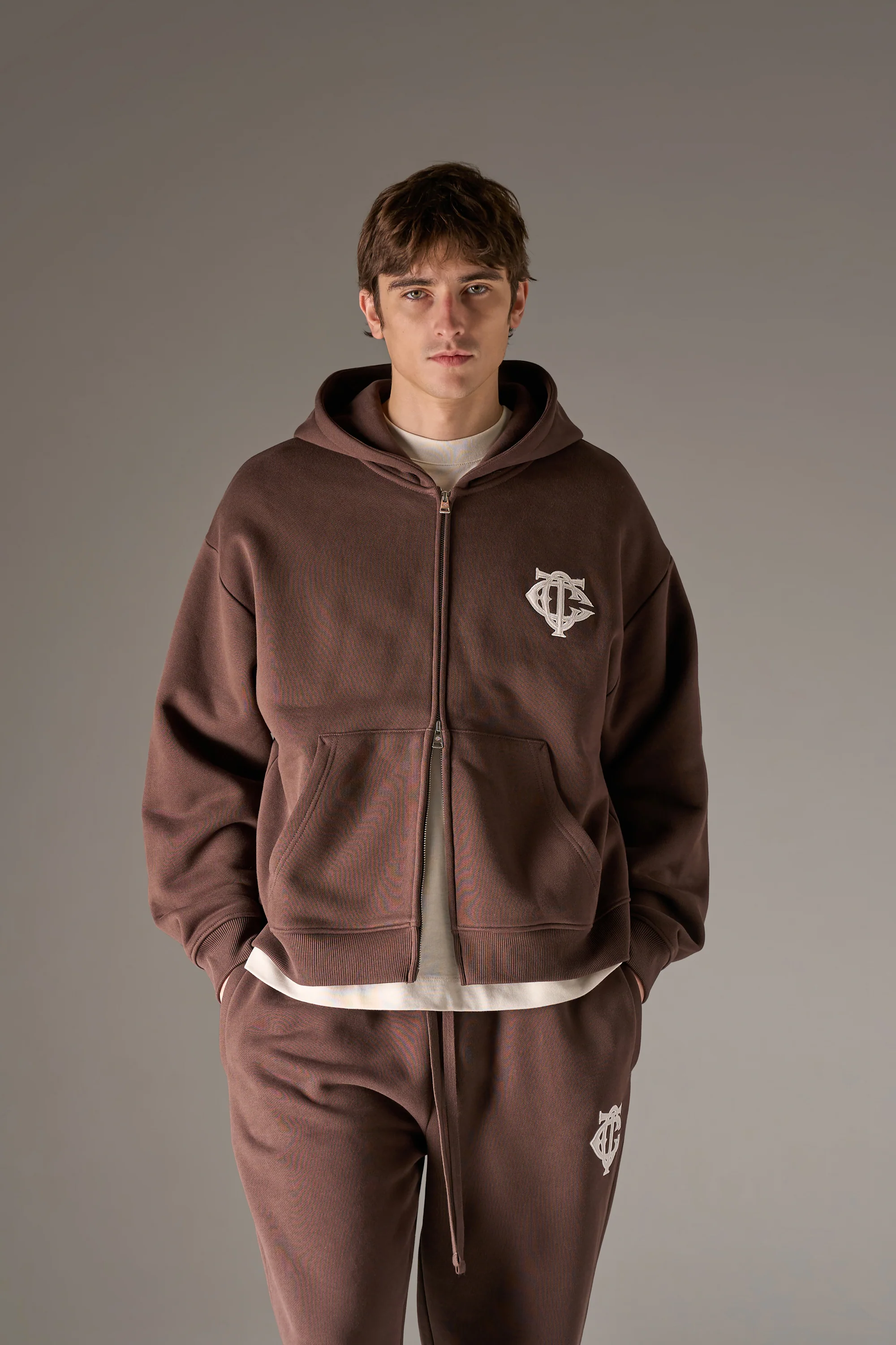 HEAVYWEIGHT MONOGRAM APPLIQUE EMBLEM ZIP THROUGH - BROWN - Image 2