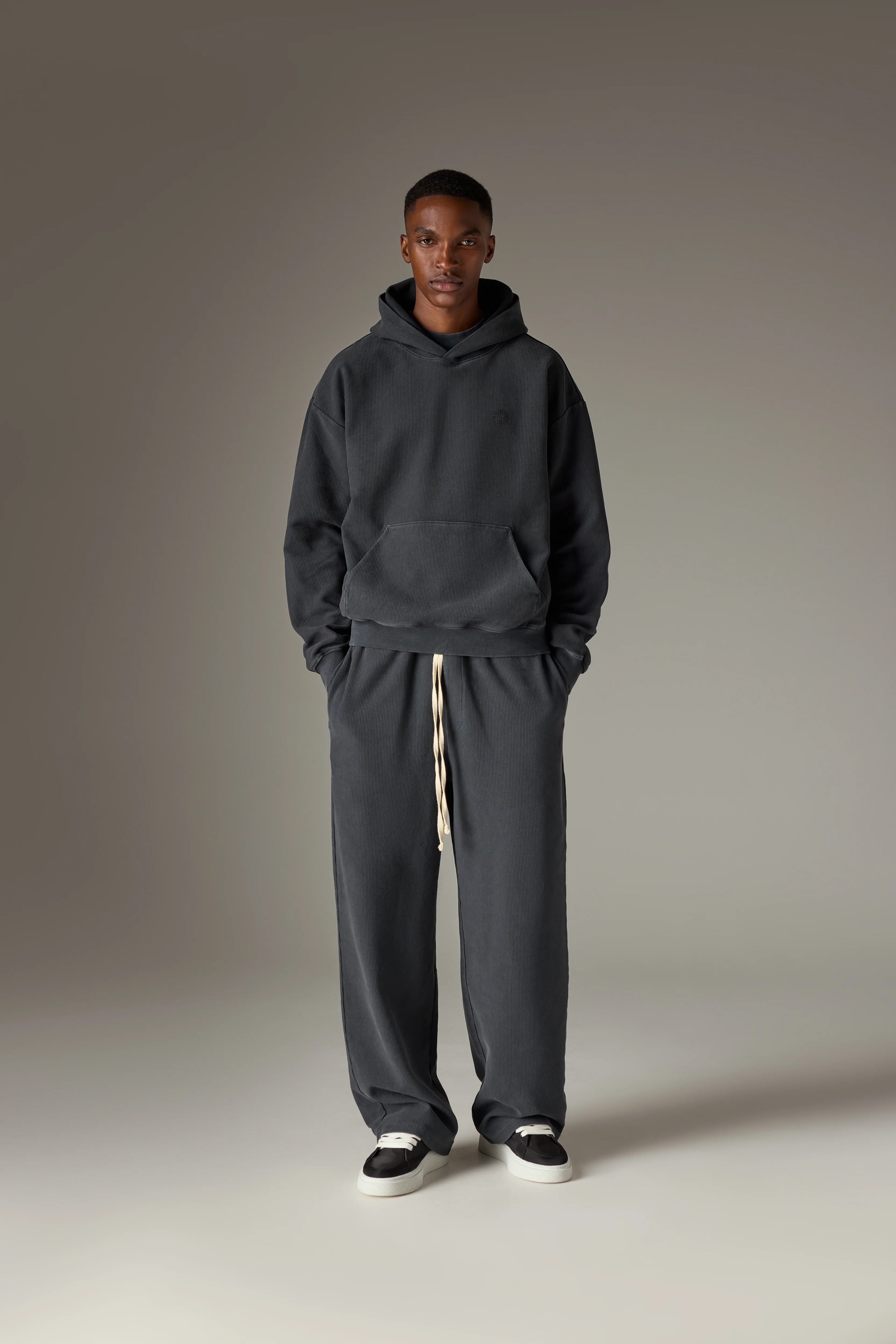 HEAVYWEIGHT WASHED RIBBED HOODIE - WASHED BLACK - Image 3