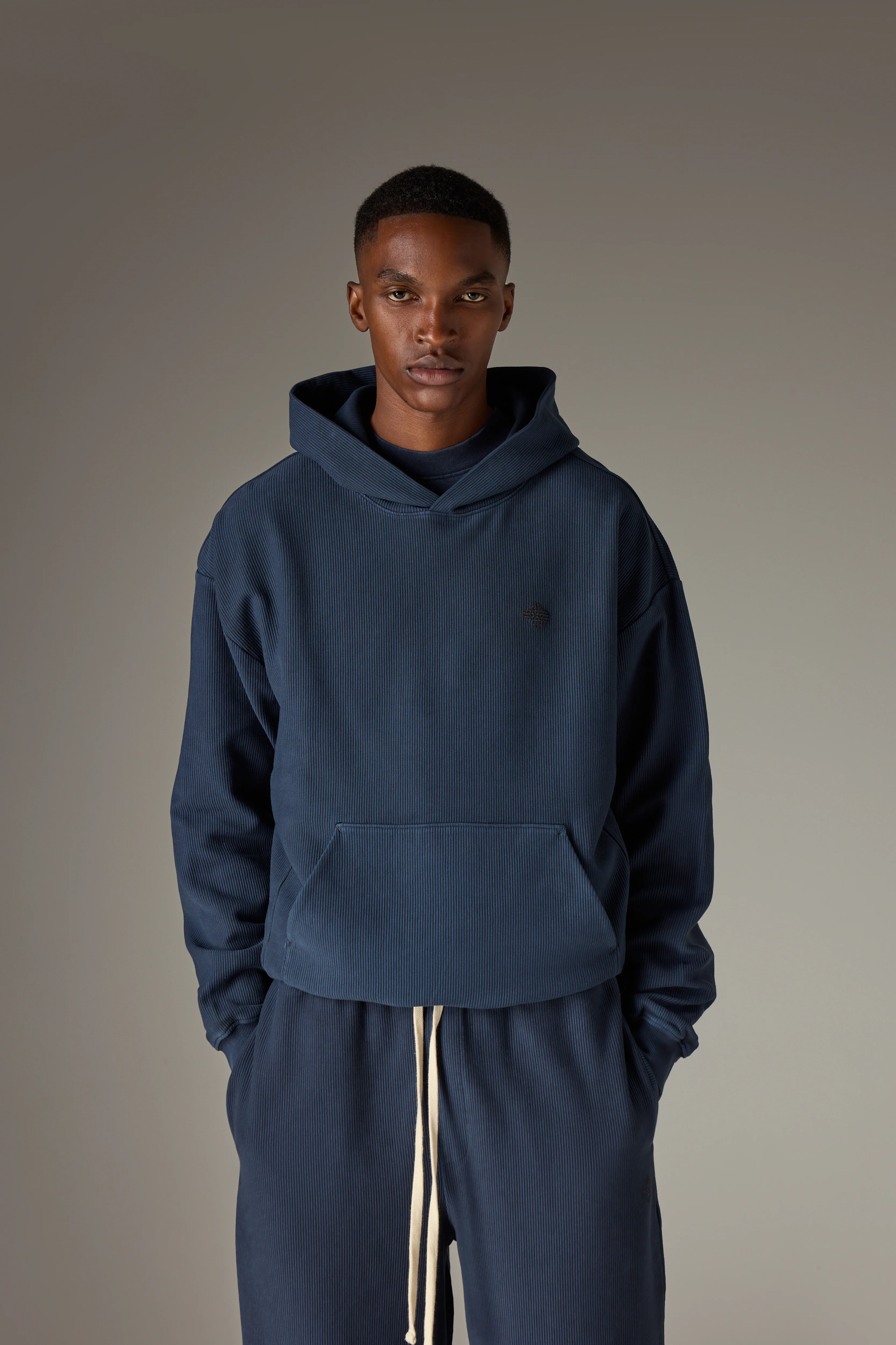 HEAVYWEIGHT WASHED RIBBED HOODIE - NAVY - Image 2