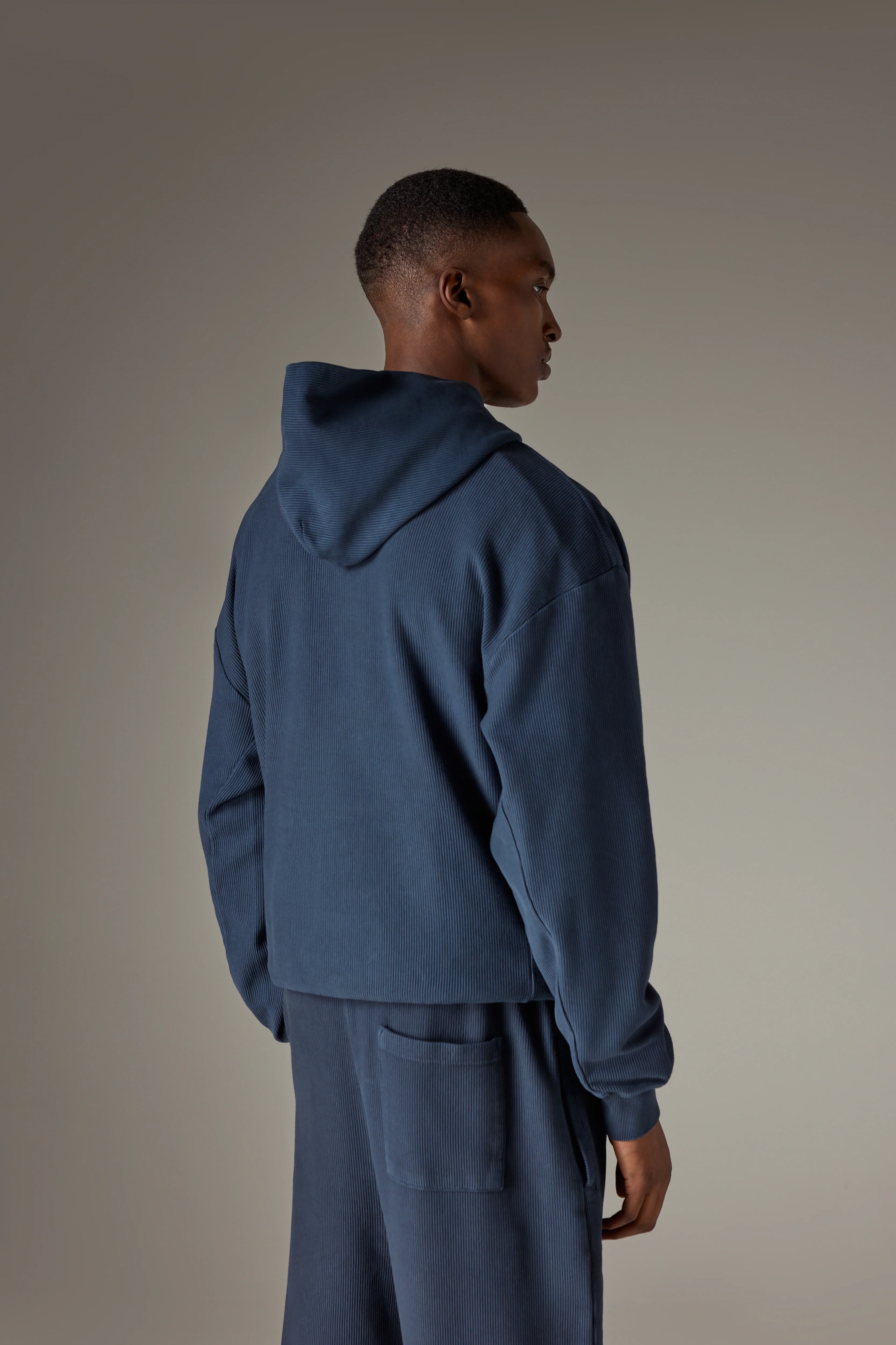 HEAVYWEIGHT WASHED RIBBED HOODIE - NAVY - Image 5