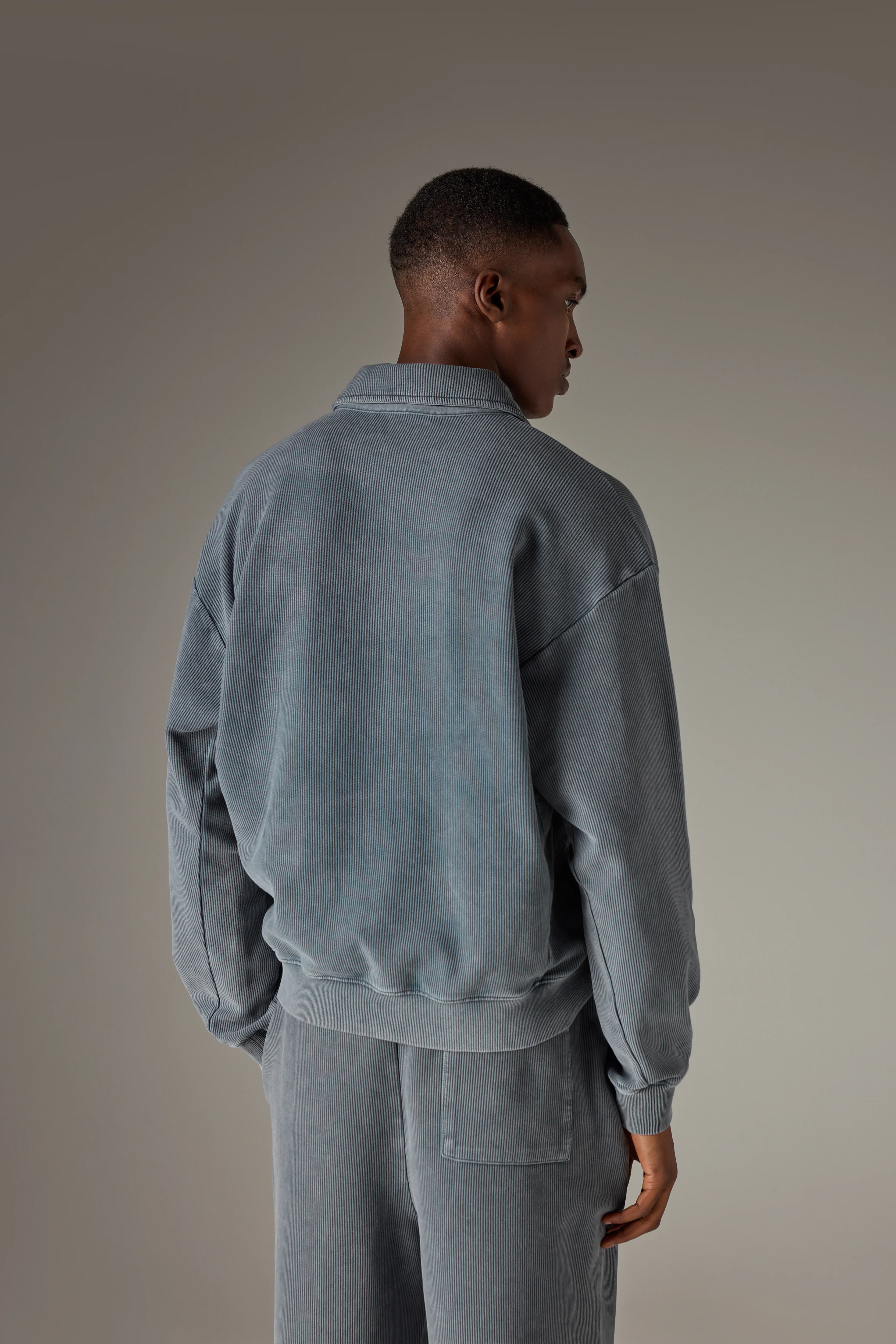 HEAVYWEIGHT WASHED RIBBED POLO SWEATSHIRT - GREY - Image 6