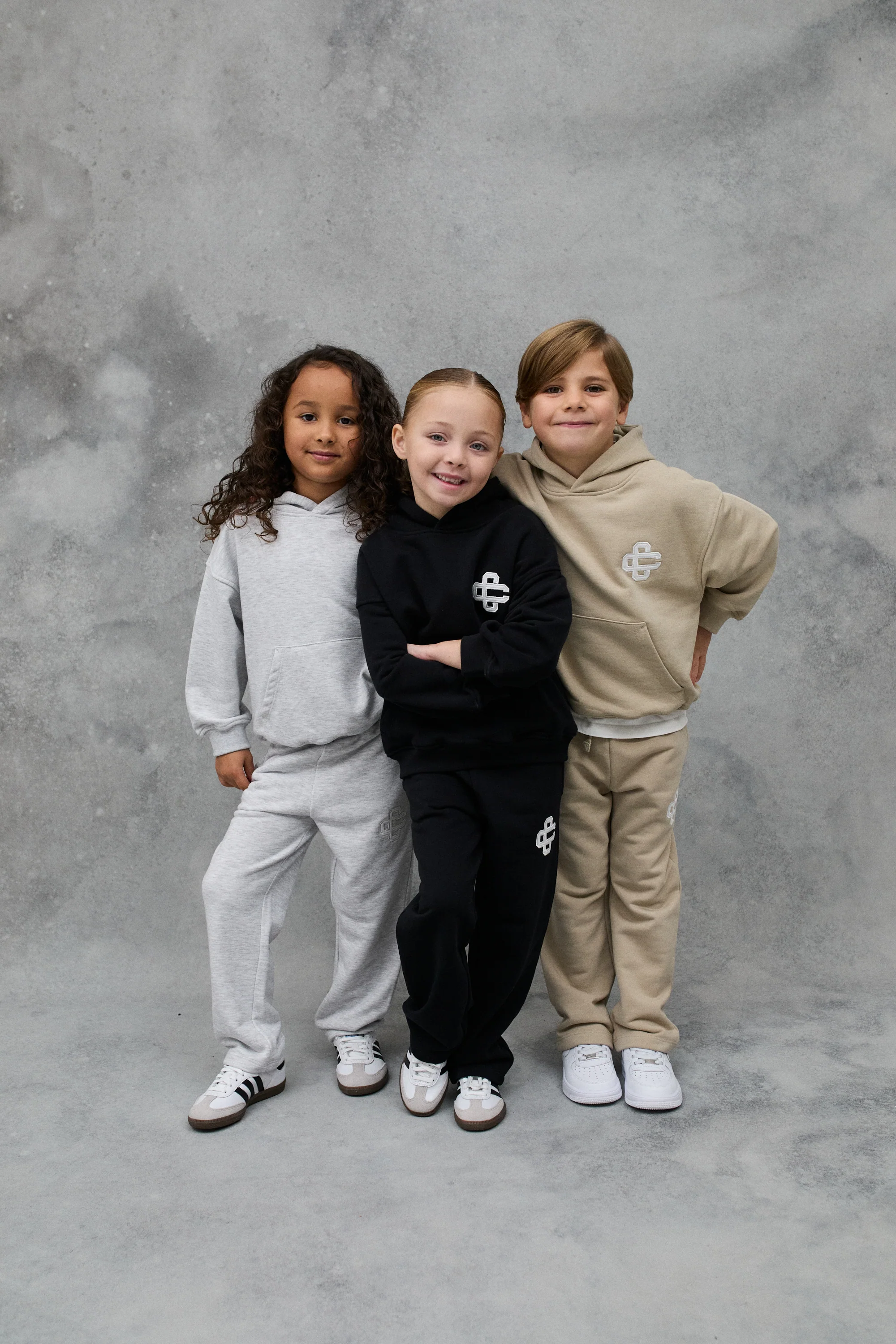 JNR EMBLEM APPLIQUE HOODIE - BLACK - Image 4