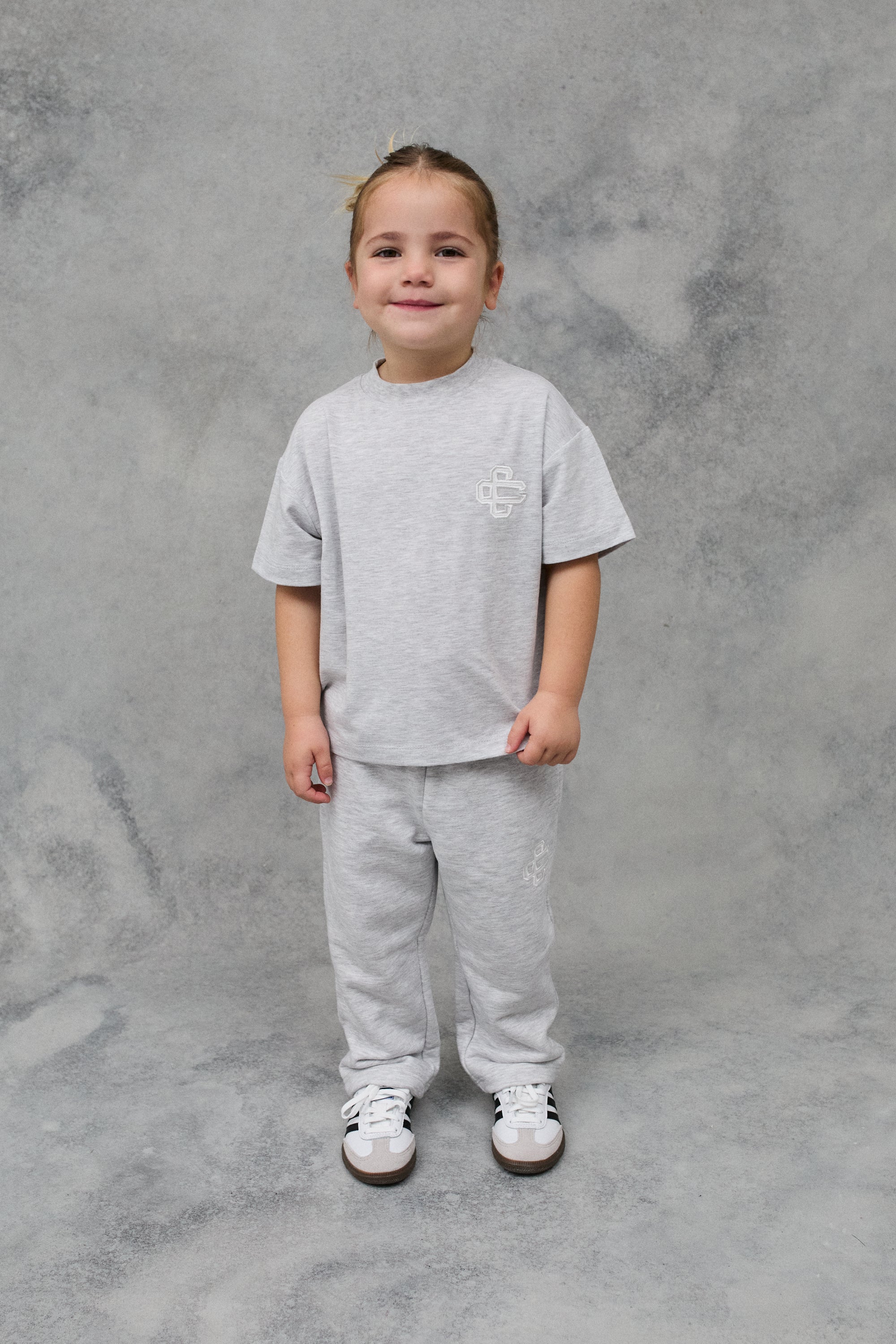 JNR EMBLEM APPLIQUE T-SHIRT - GREY MARL