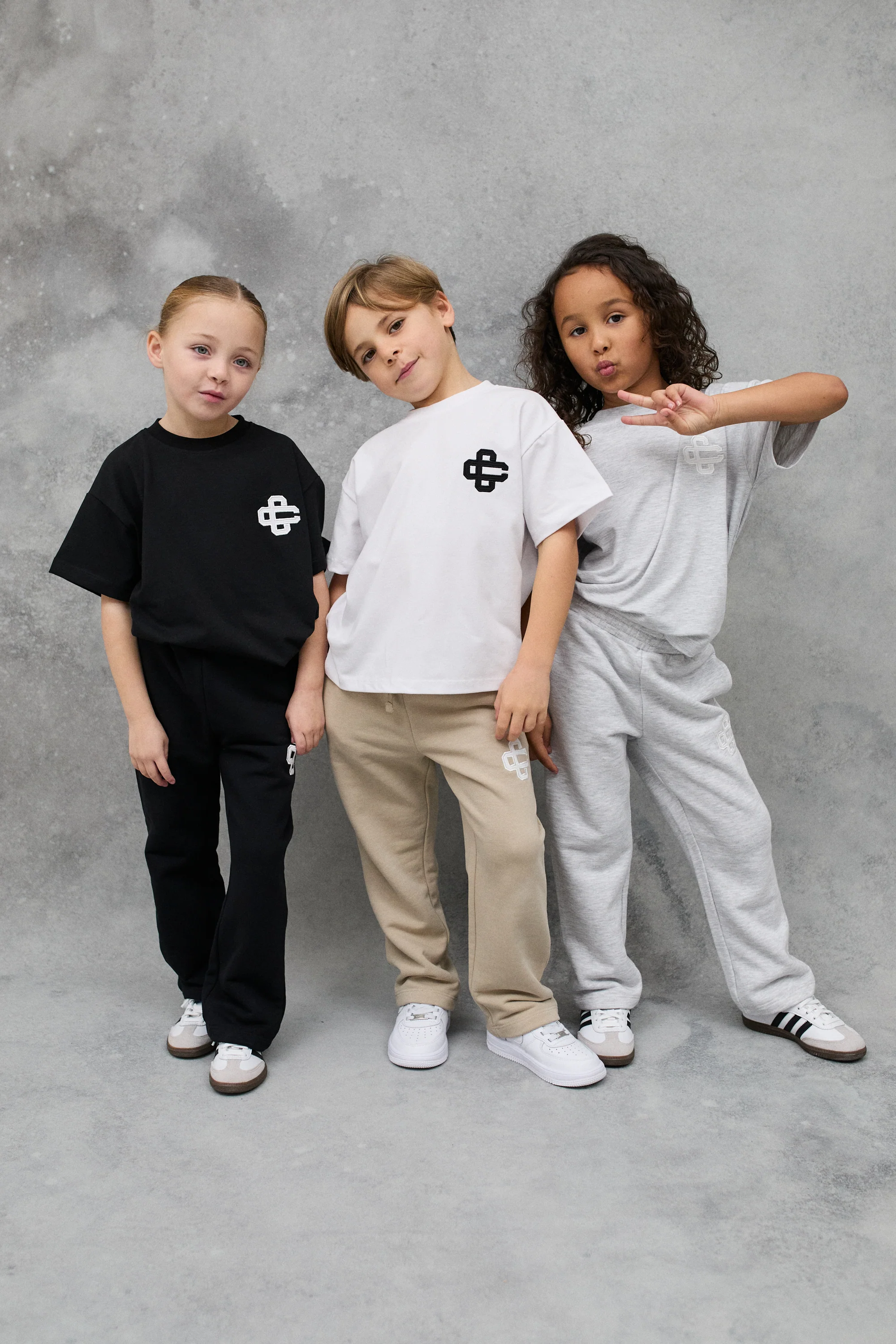 JNR EMBLEM APPLIQUE T-SHIRT - GREY MARL - Image 3