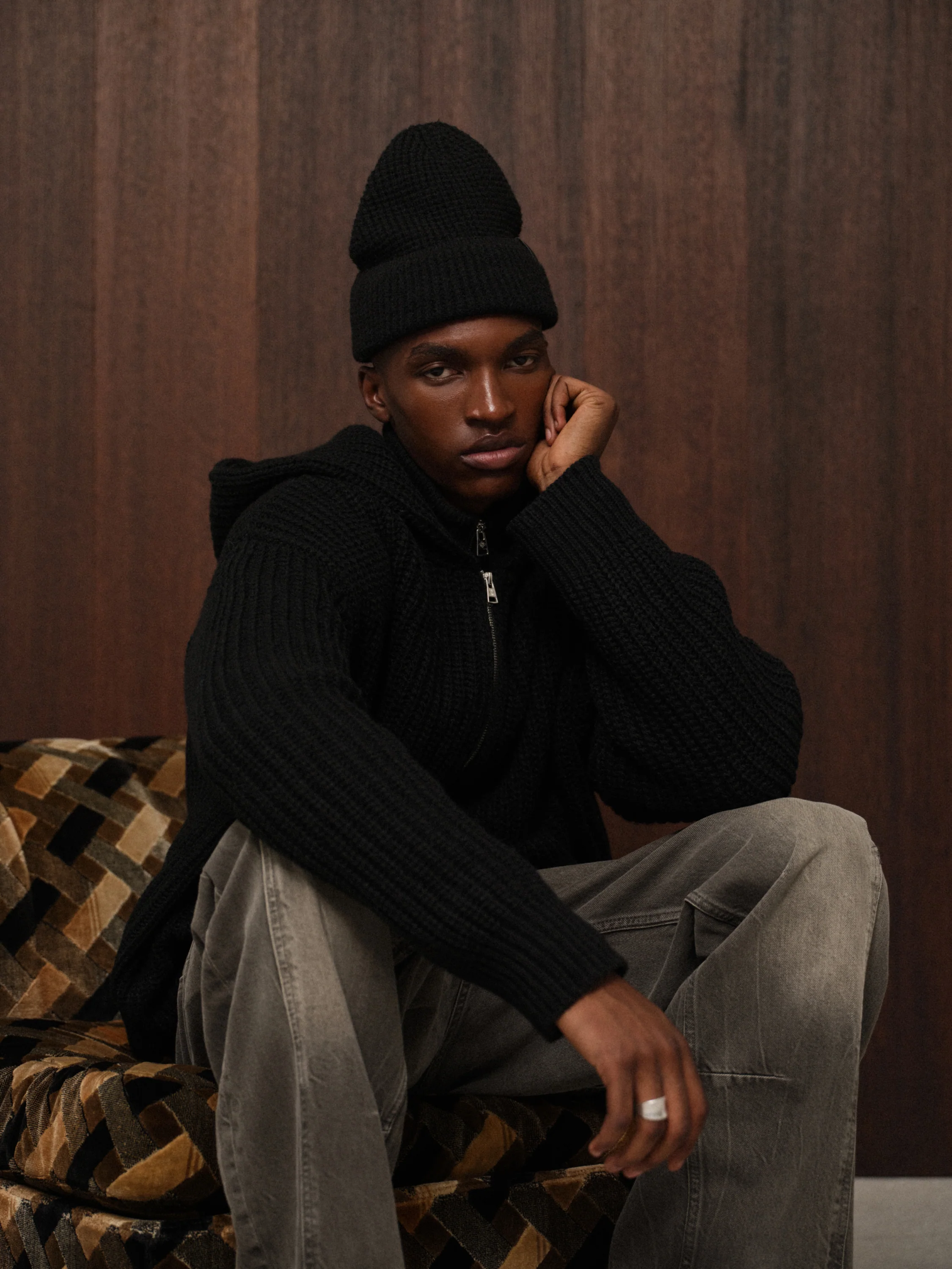 HEAVY RIB KNITTED ZIP THROUGH HOODIE - BLACK - Image 2