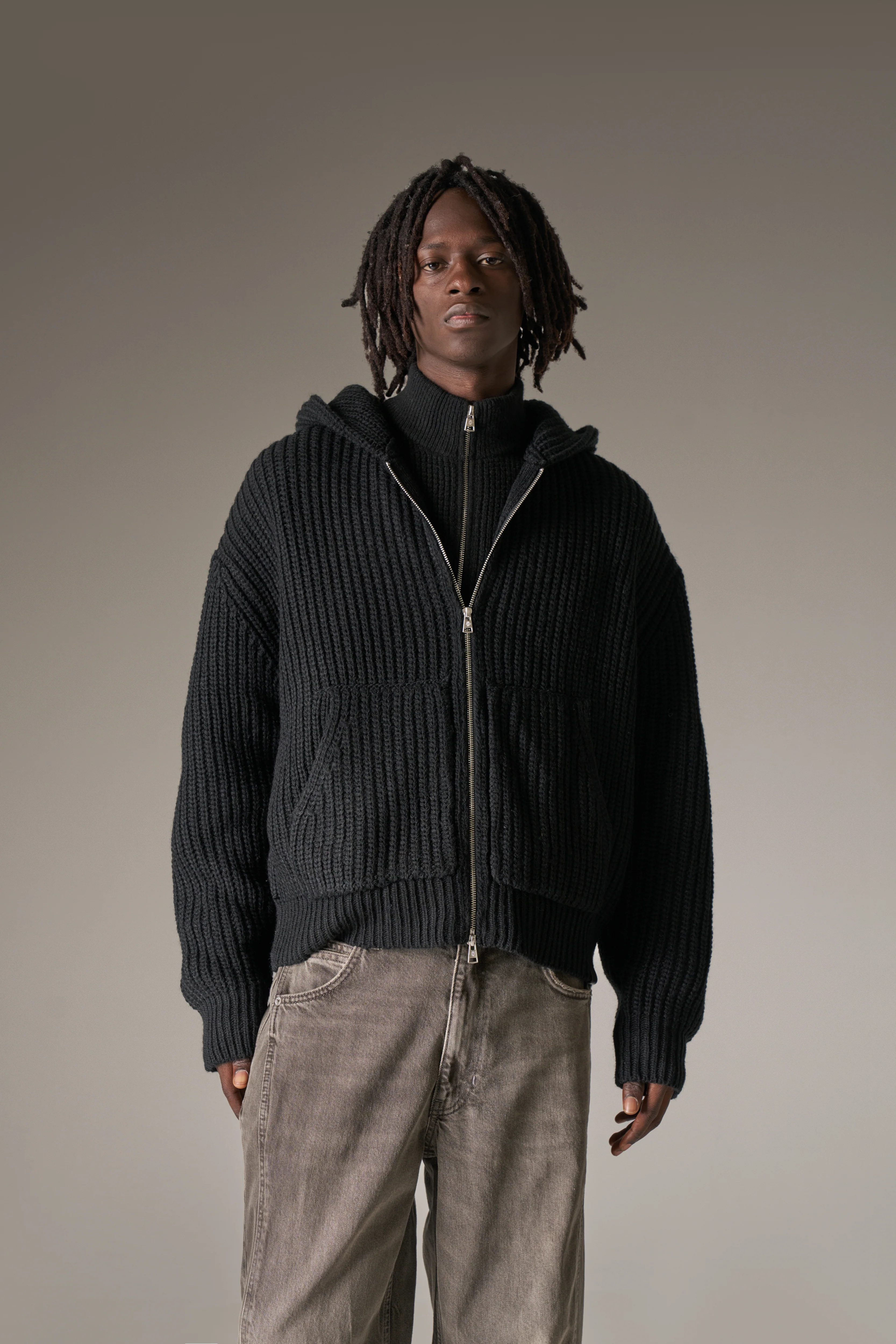 HEAVY RIB KNITTED ZIP THROUGH HOODIE - BLACK - Image 5