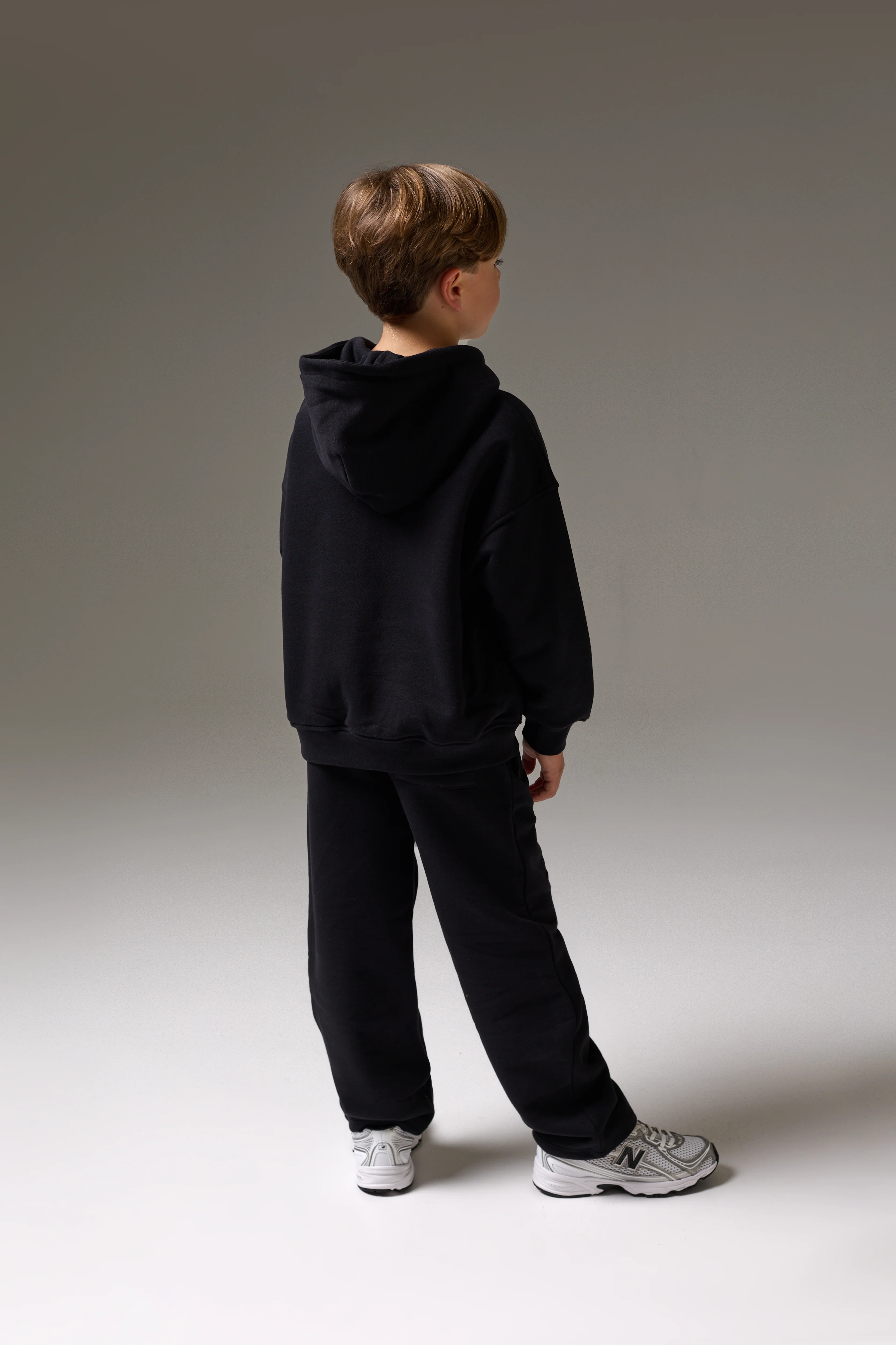JUNIOR EMBLEM APPLIQUE JOGGERS - BLACK - Image 5