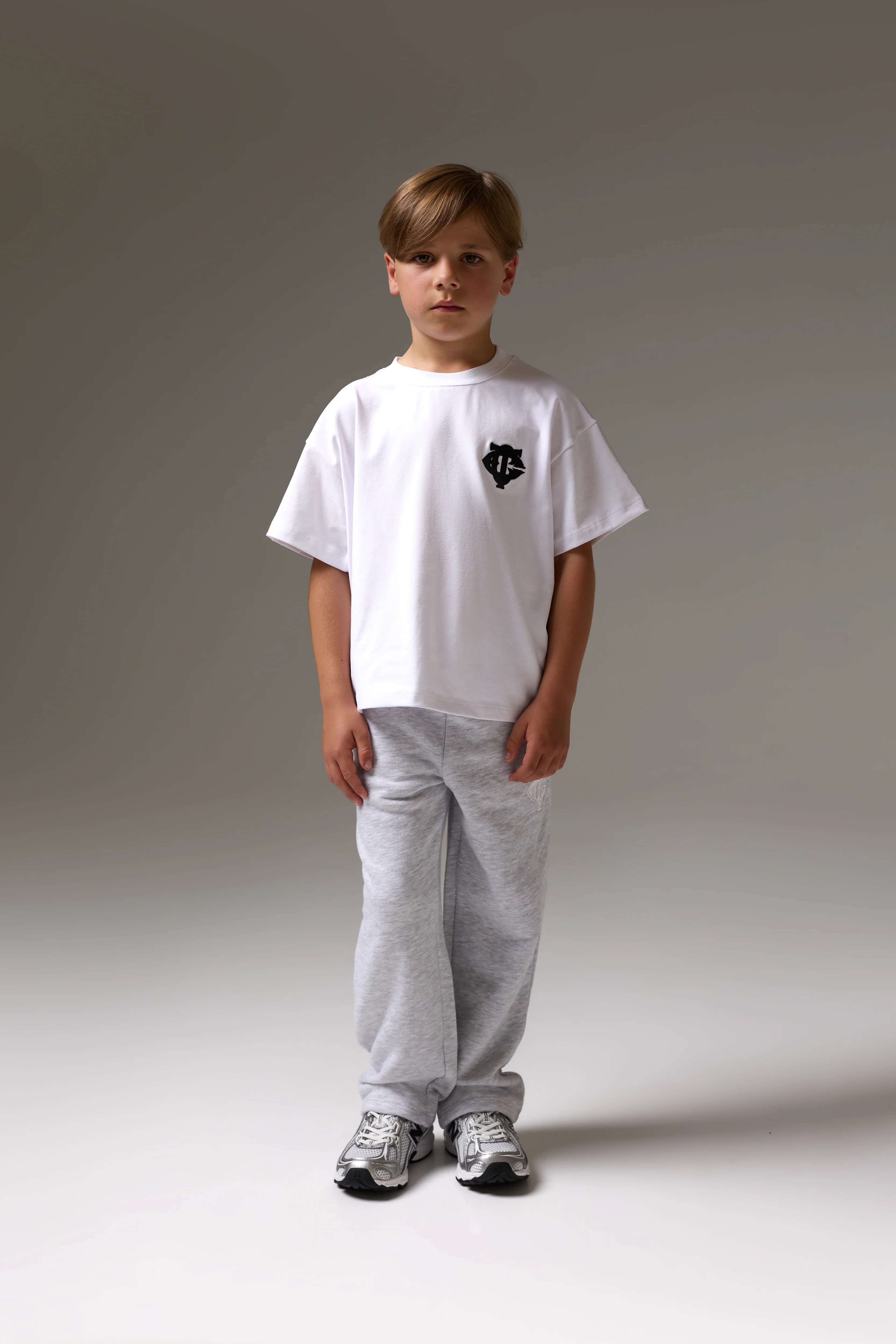 JUNIOR MONOGRAM EMBLEM APPLIQUE T-SHIRT - WHITE - Image 3