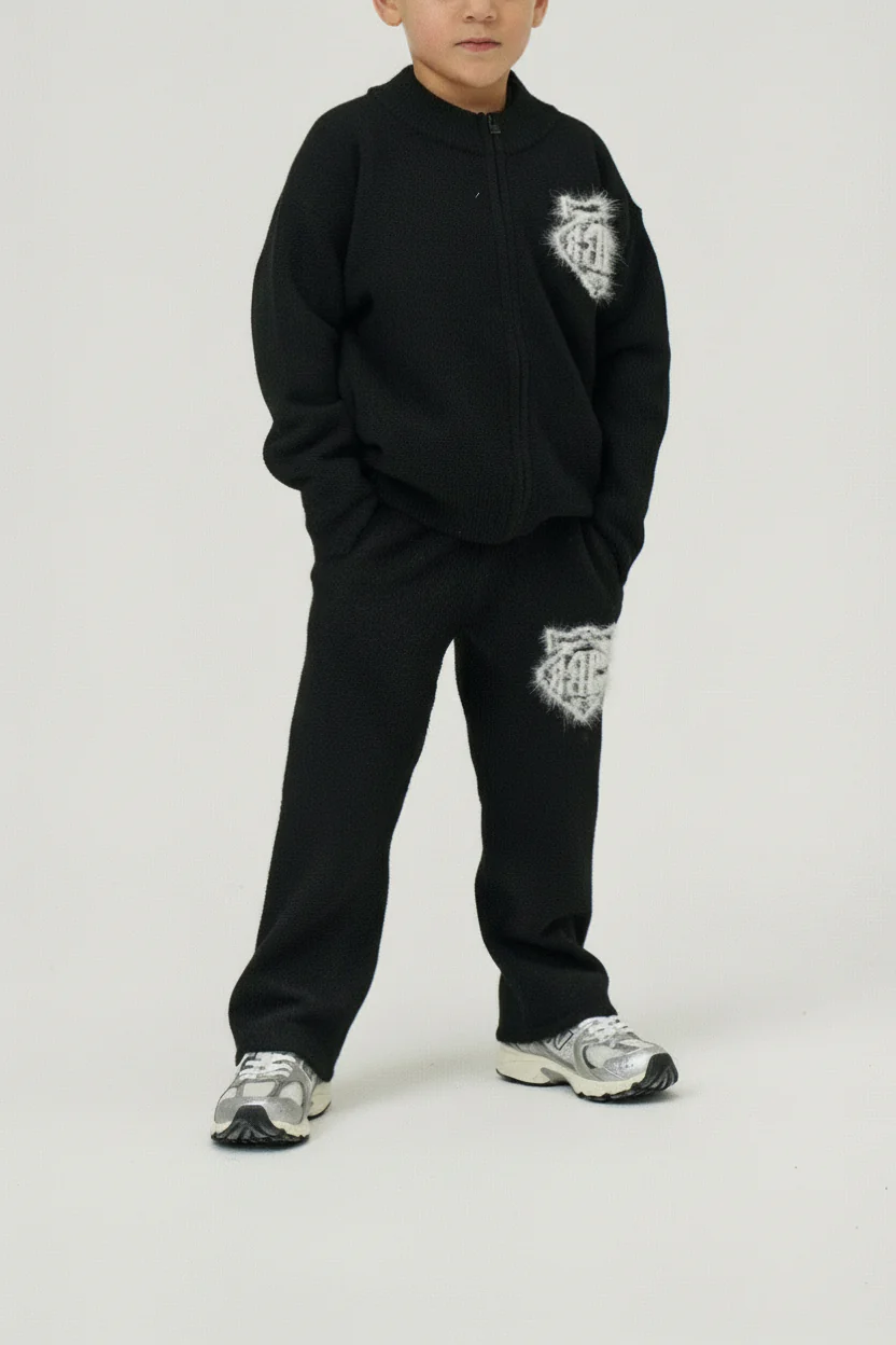 JUNIOR MONOGRAM EMBLEM FLUFFY KNIT JOGGERS - BLACK