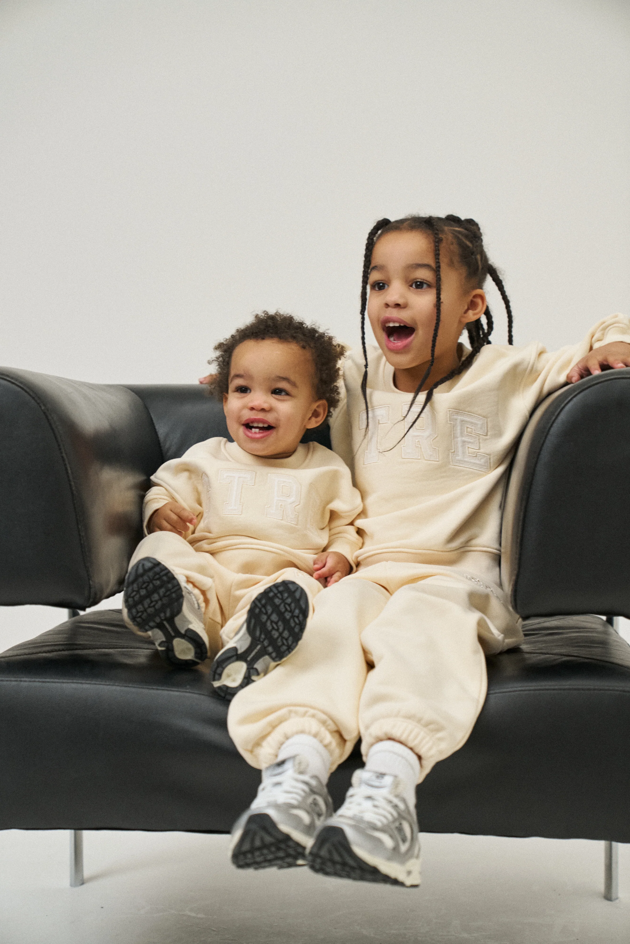 KIDS CTRE JOGGERS - BUTTERMILK - Image 4