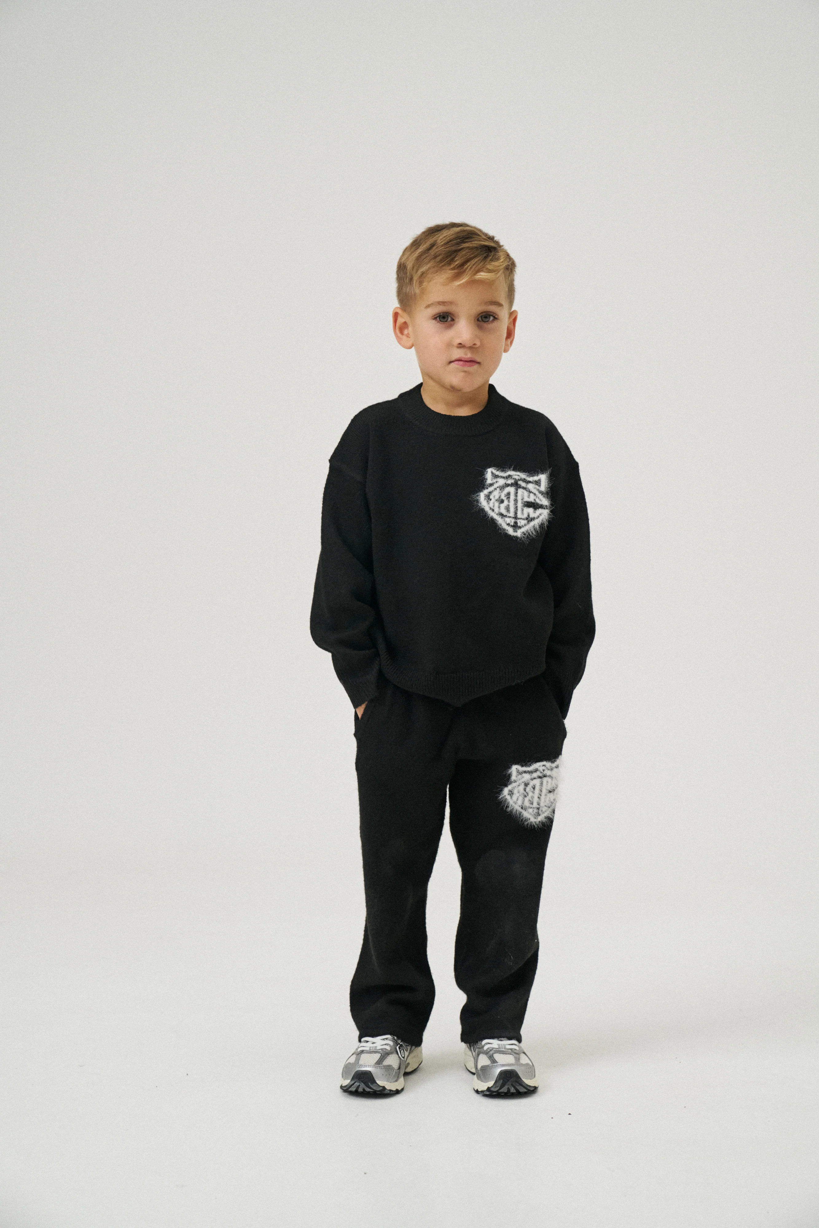 KIDS MONOGRAM FLUFFY KNIT CREW - BLACK - Image 3