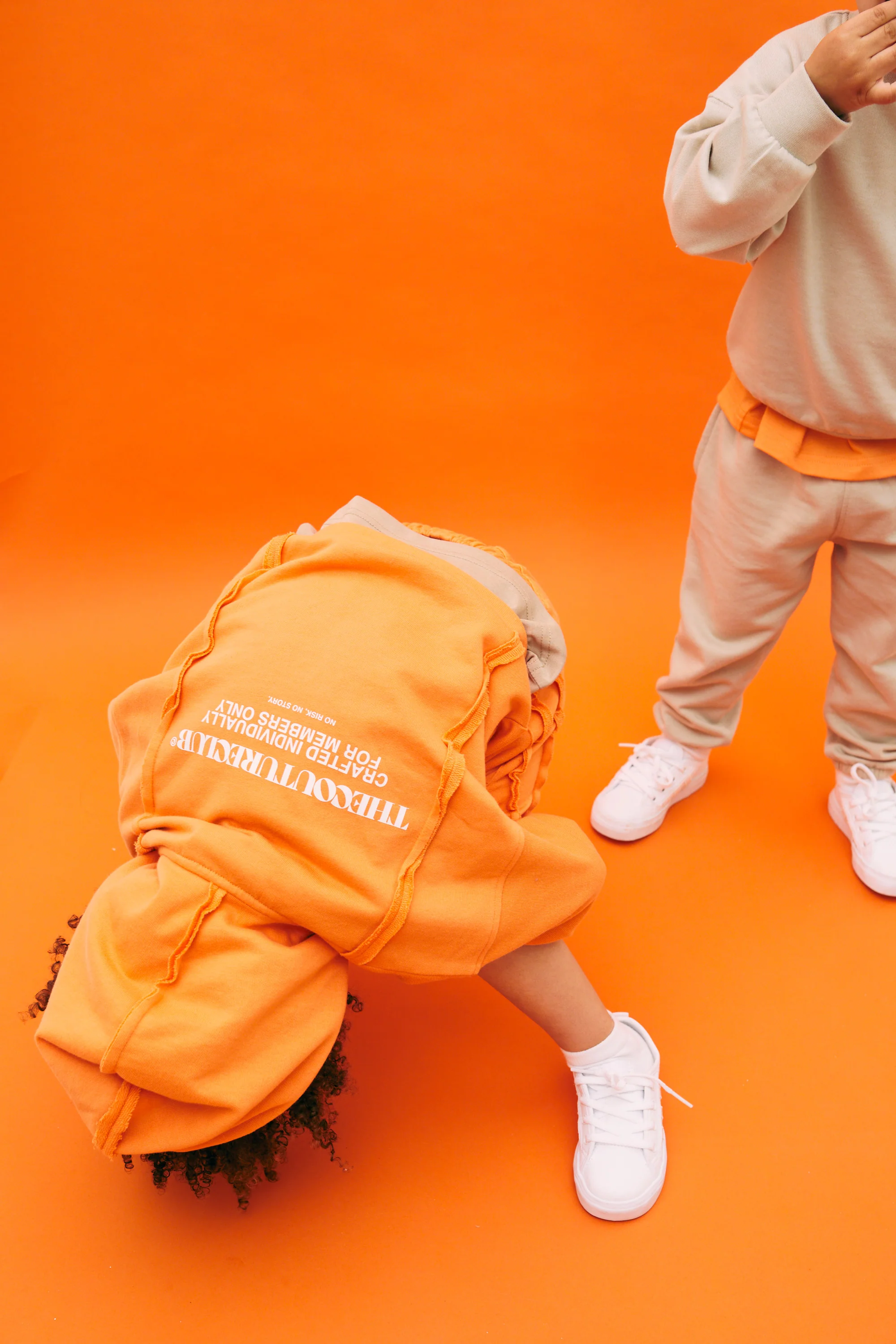 KIDS RAW SEAM ZIP THROUGH HOODIE - ORANGE - Image 4