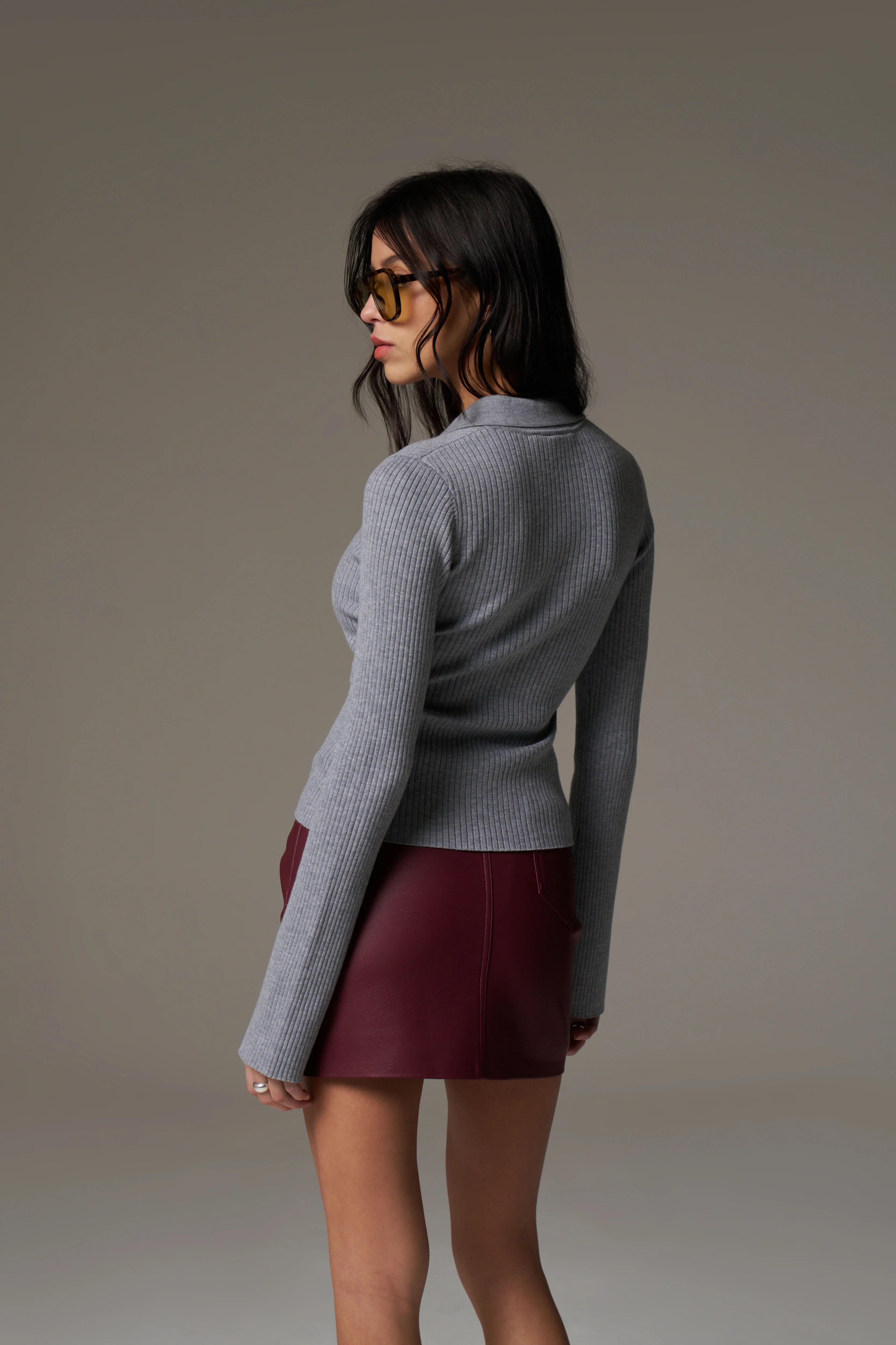 KNITTED RIBBED BUTTON THROUGH TOP - GREY MARL - Image 4