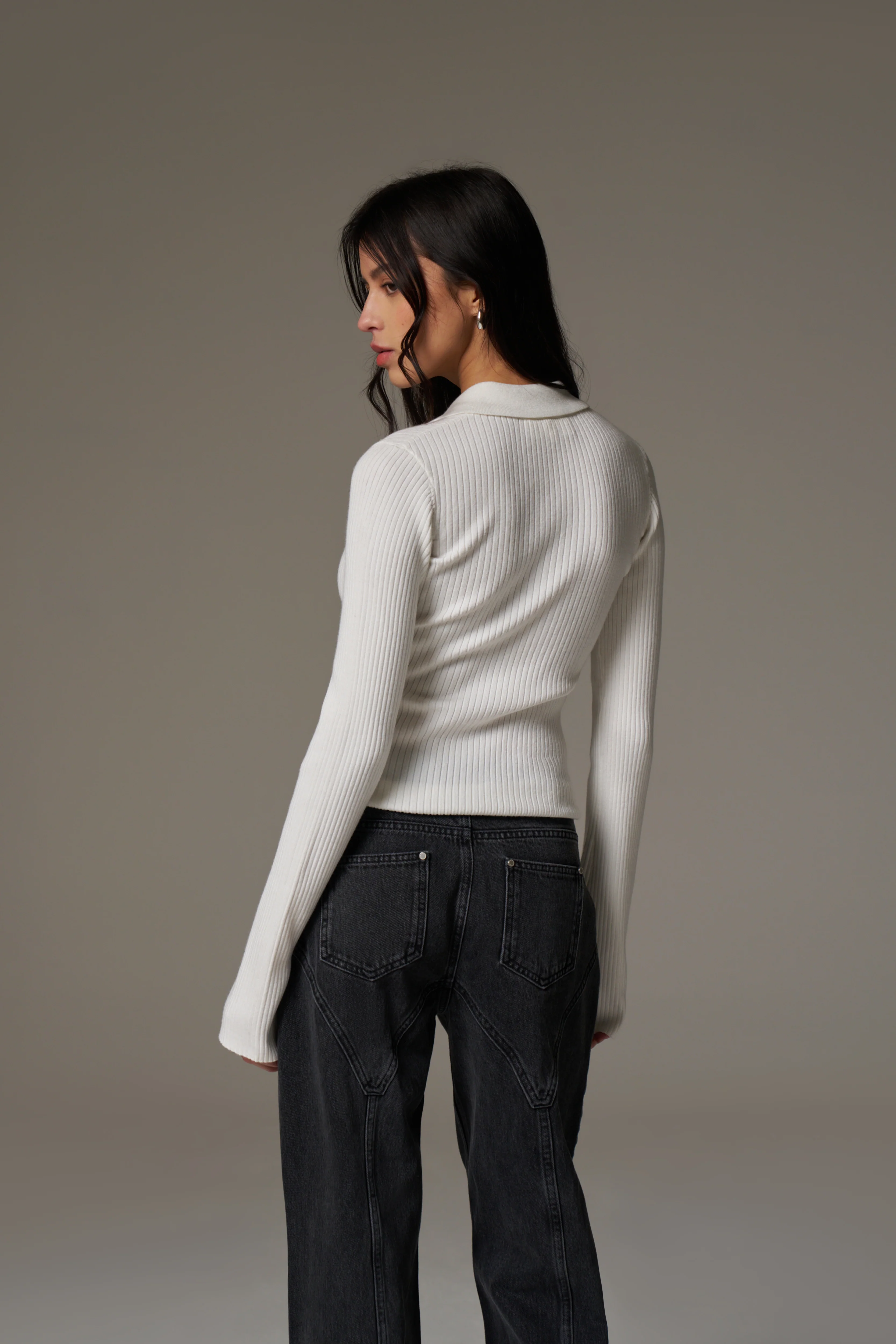 KNITTED RIBBED BUTTON THROUGH TOP - OFF WHITE - Image 5