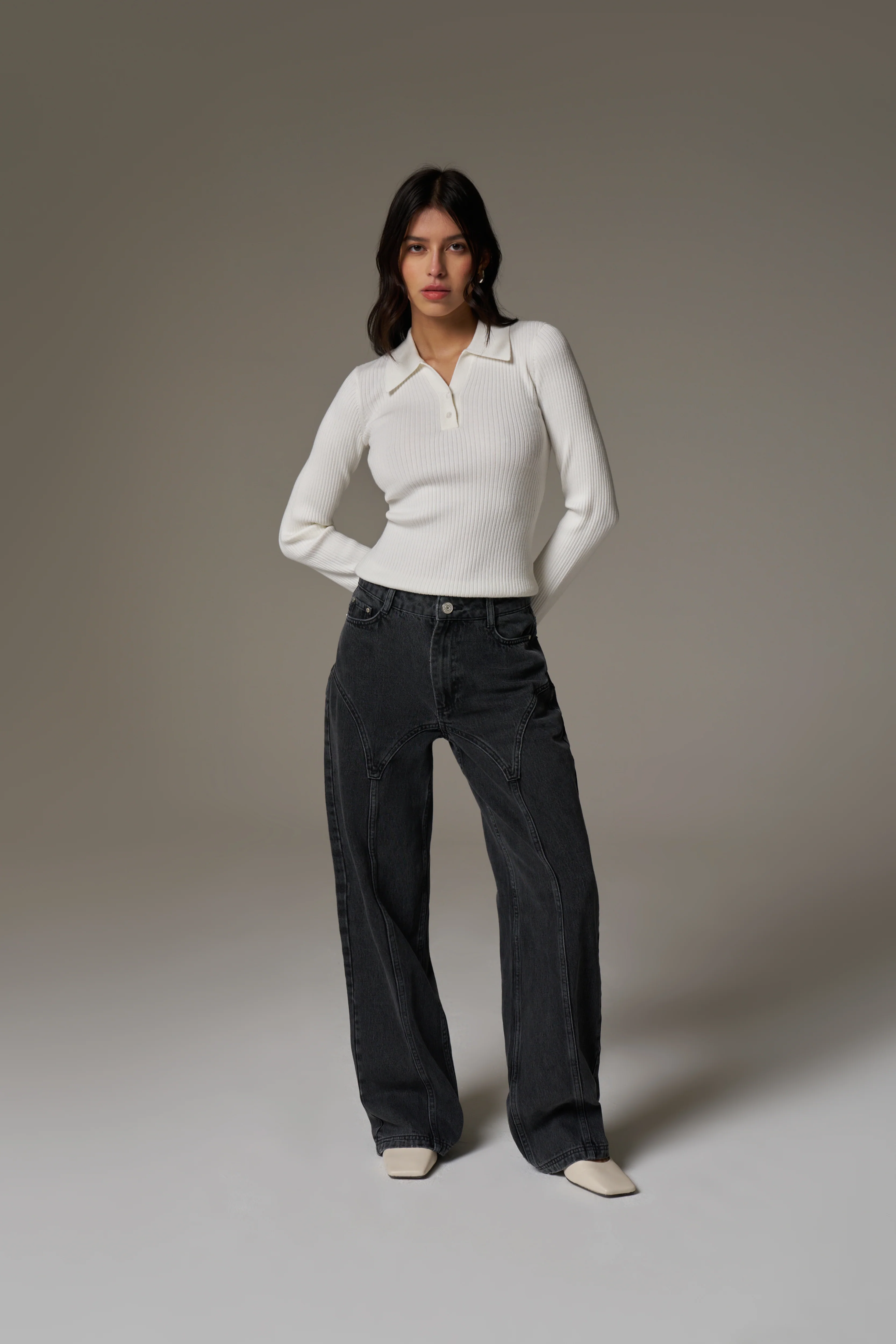 KNITTED RIBBED BUTTON THROUGH TOP - OFF WHITE - Image 9