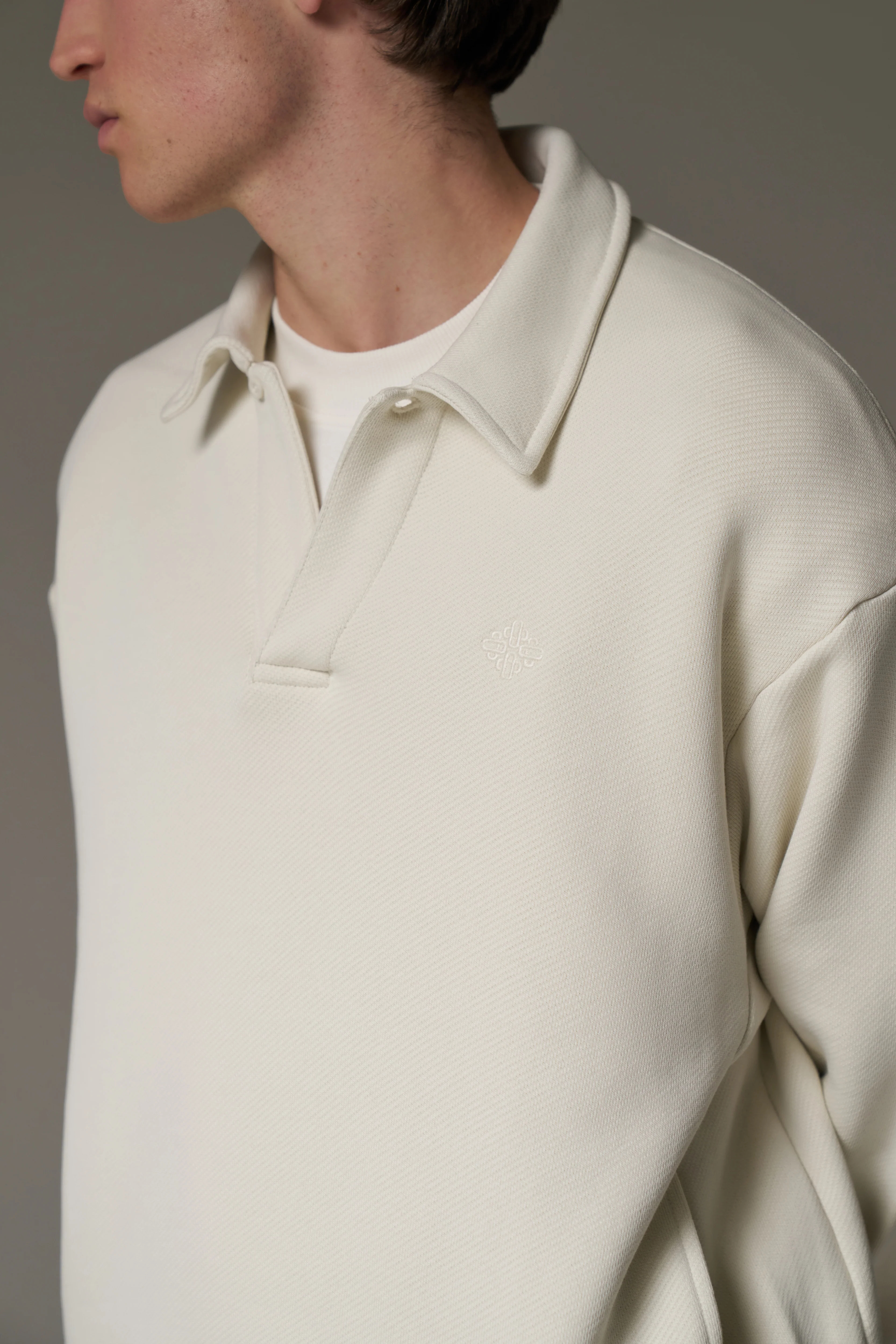 LAUNDERED CLASSICS POLO SWEATSHIRT - ECRU - Image 10