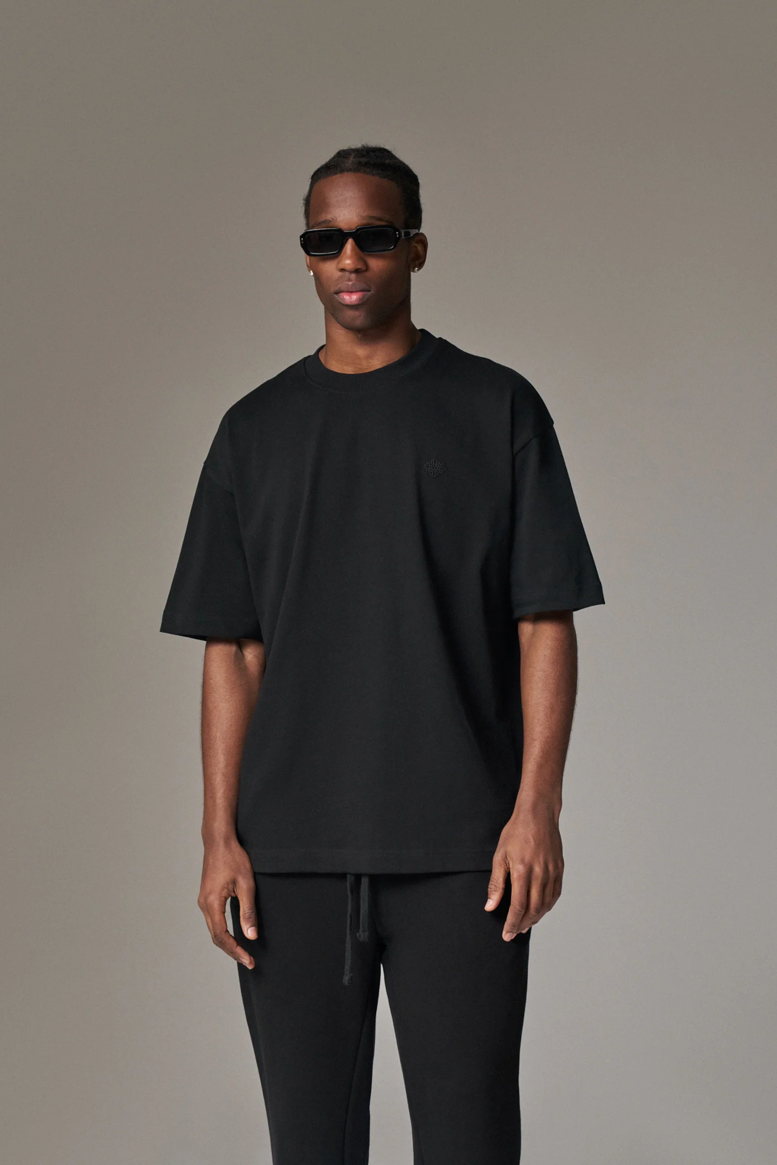 LAUNDERED CLASSICS T-SHIRT - BLACK - Image 7