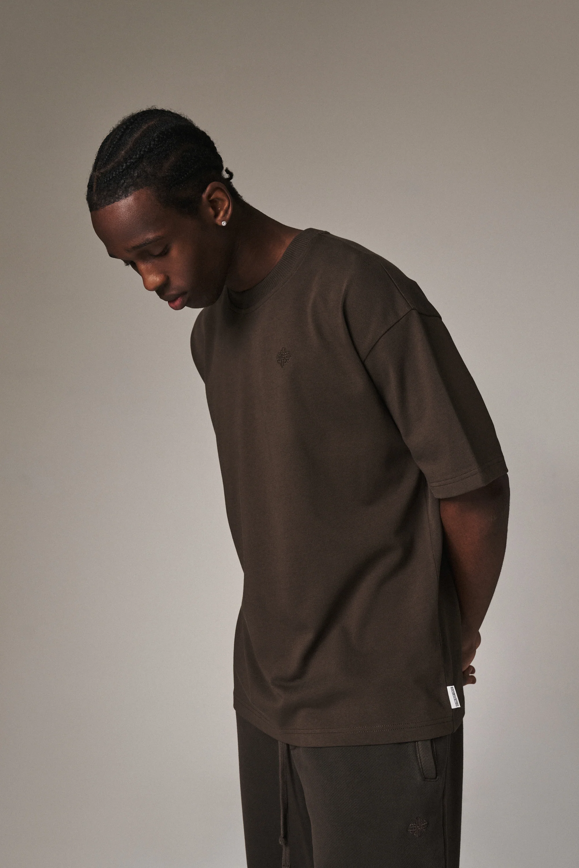 LAUNDERED CLASSICS T-SHIRT - BROWN - Image 5