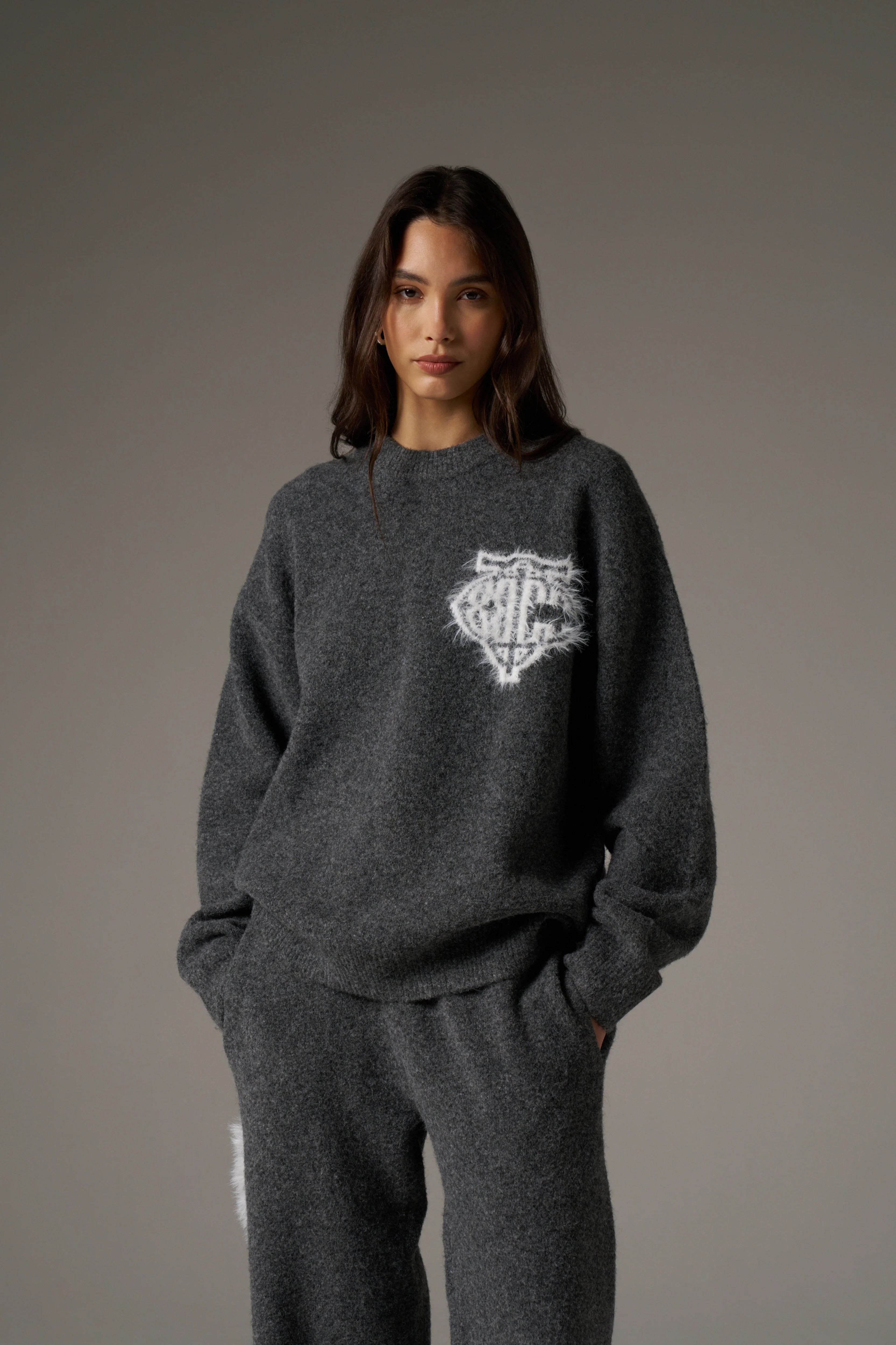 MONOGRAM FLUFFY KNIT CREW - CHARCOAL - Image 3