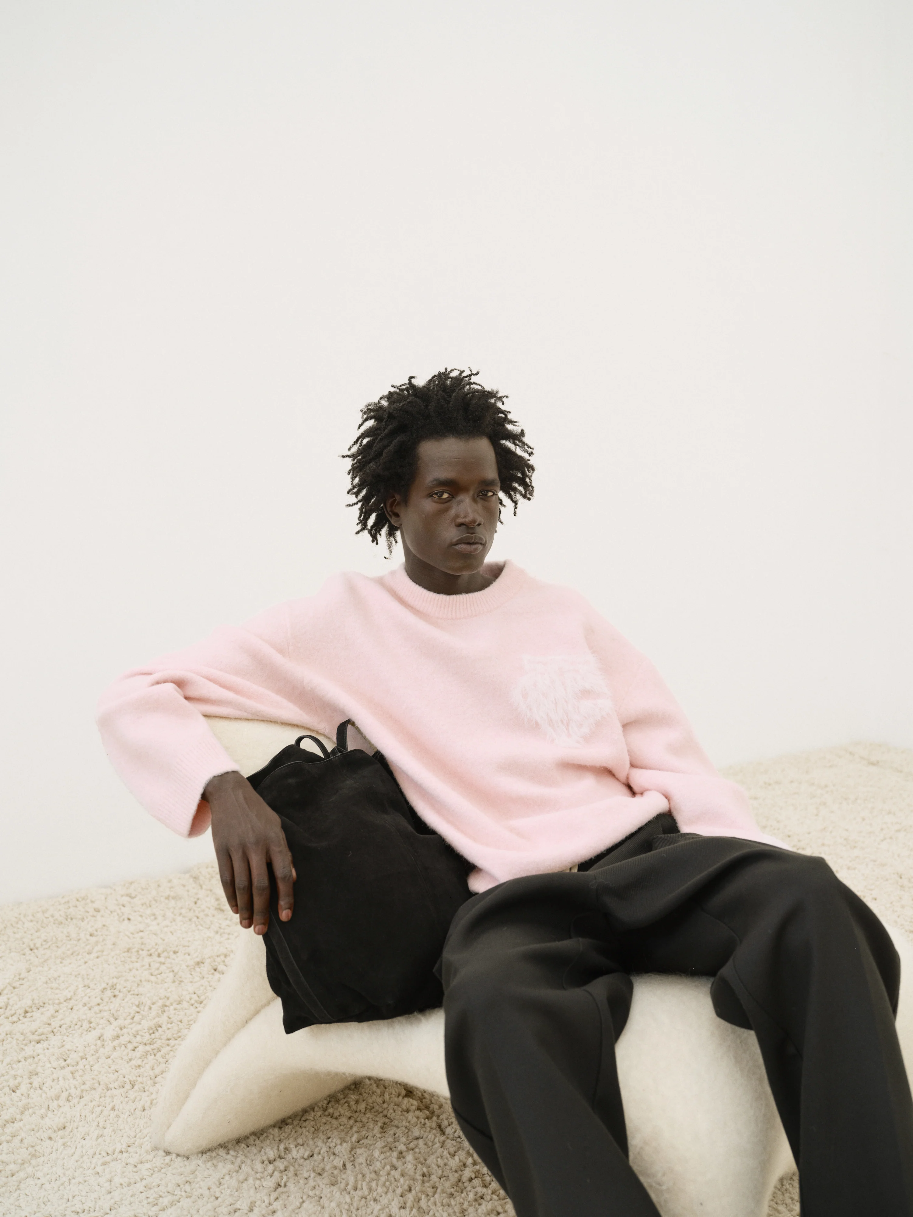 MONOGRAM FLUFFY KNIT CREW - PINK - Image 2