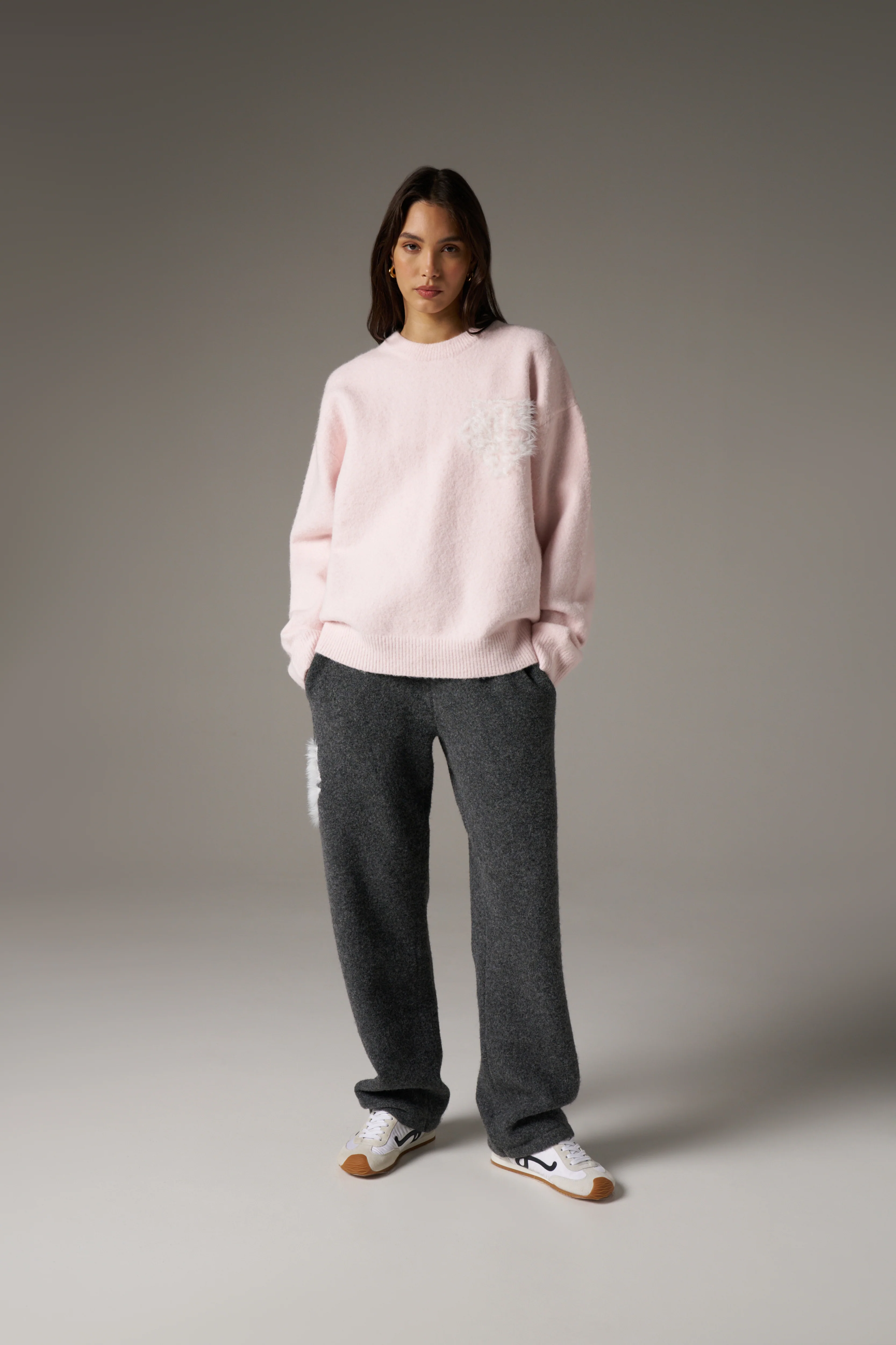 MONOGRAM FLUFFY KNIT CREW - PINK - Image 7