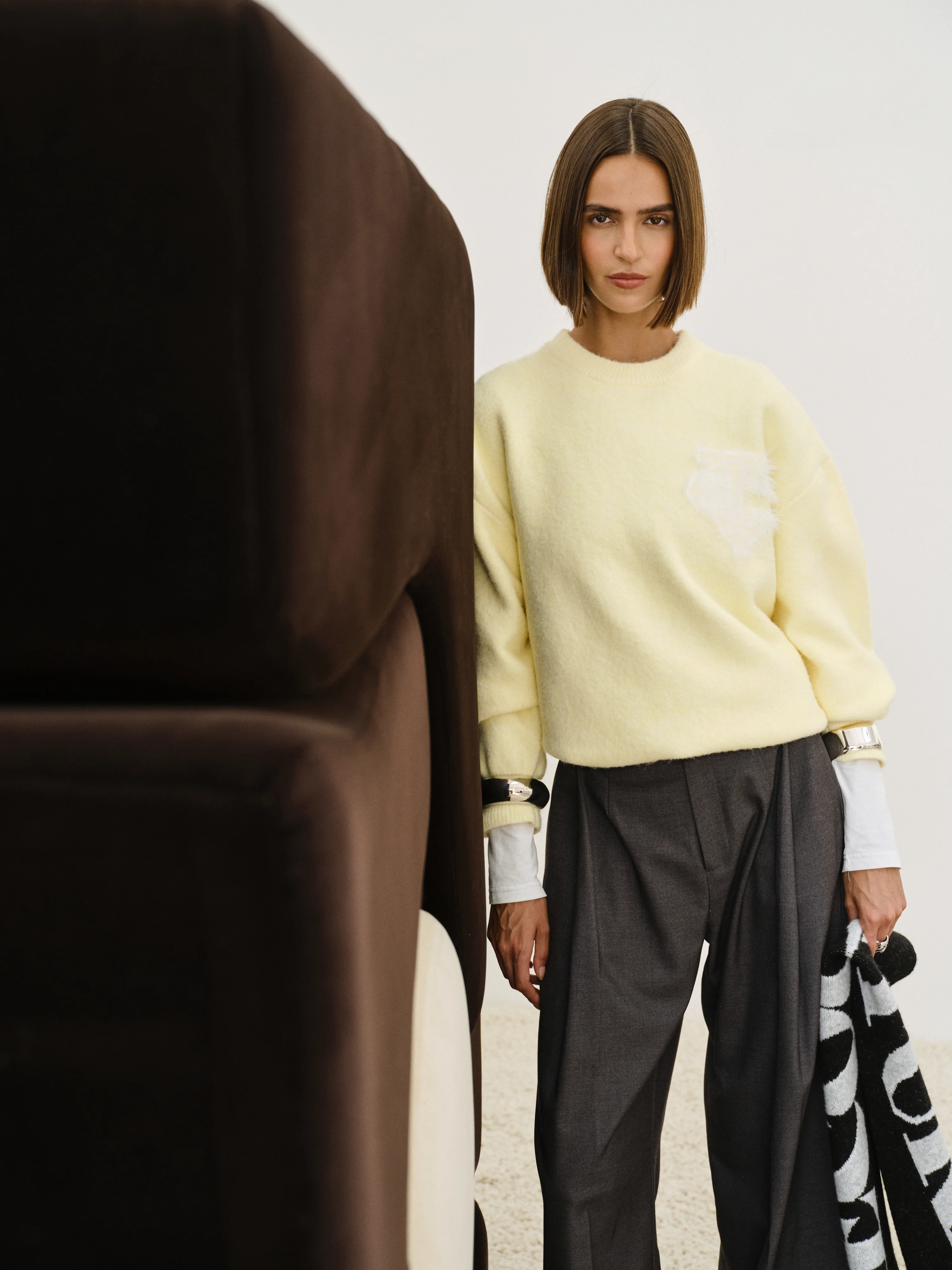 MONOGRAM FLUFFY KNIT CREW - YELLOW - Image 3