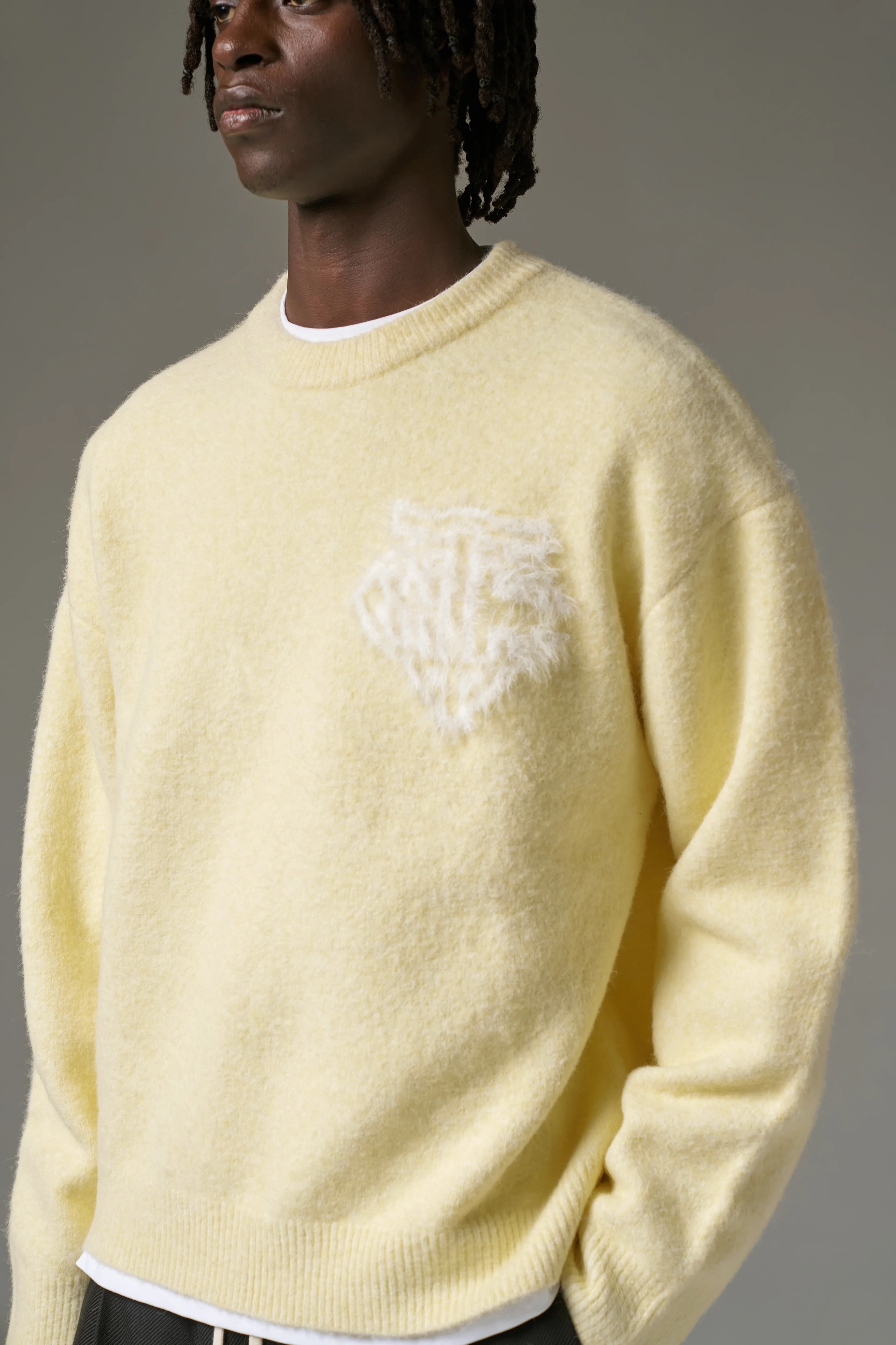 MONOGRAM FLUFFY KNIT CREW - YELLOW - Image 6