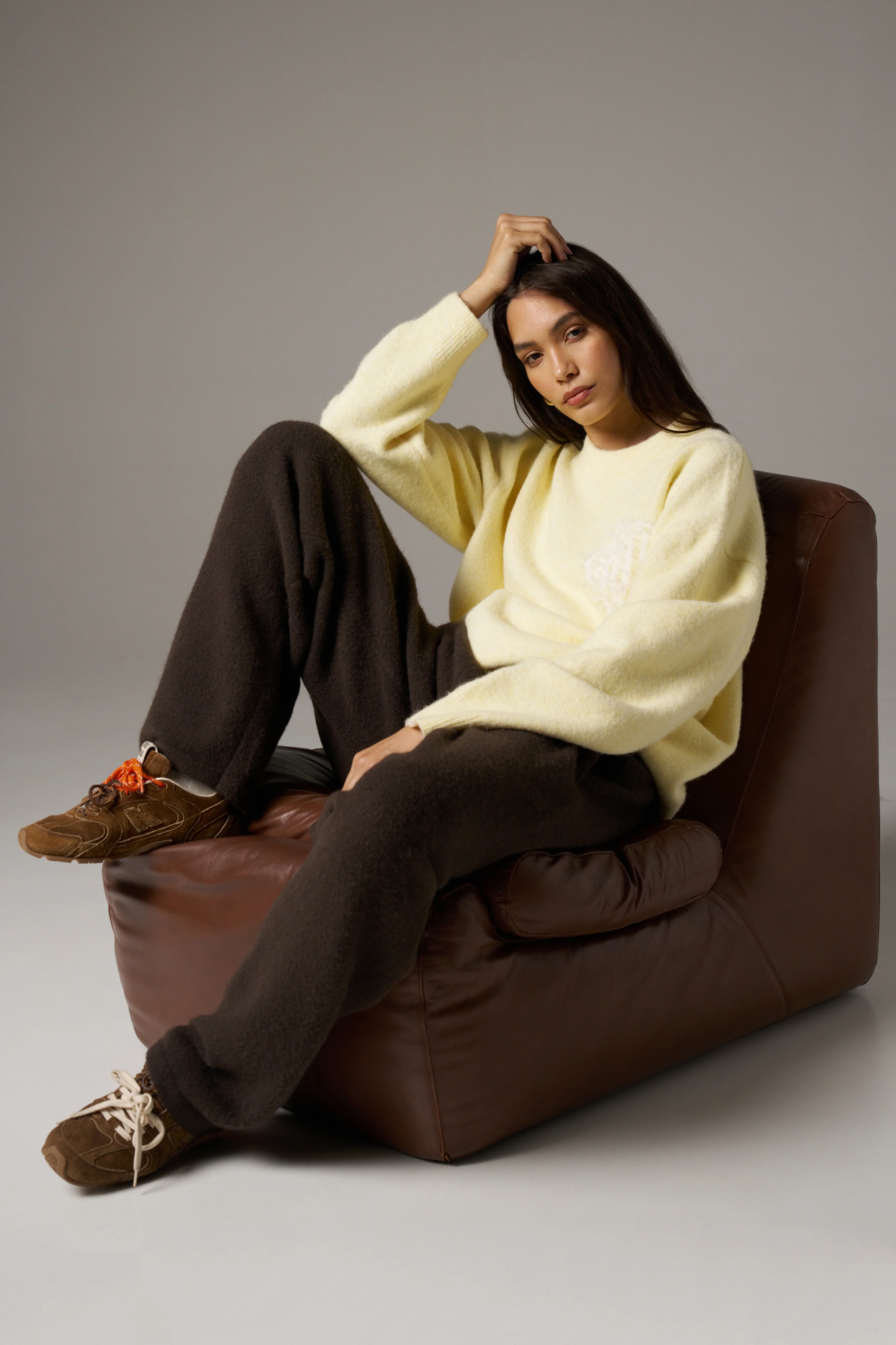 MONOGRAM FLUFFY KNIT CREW - YELLOW - Image 7