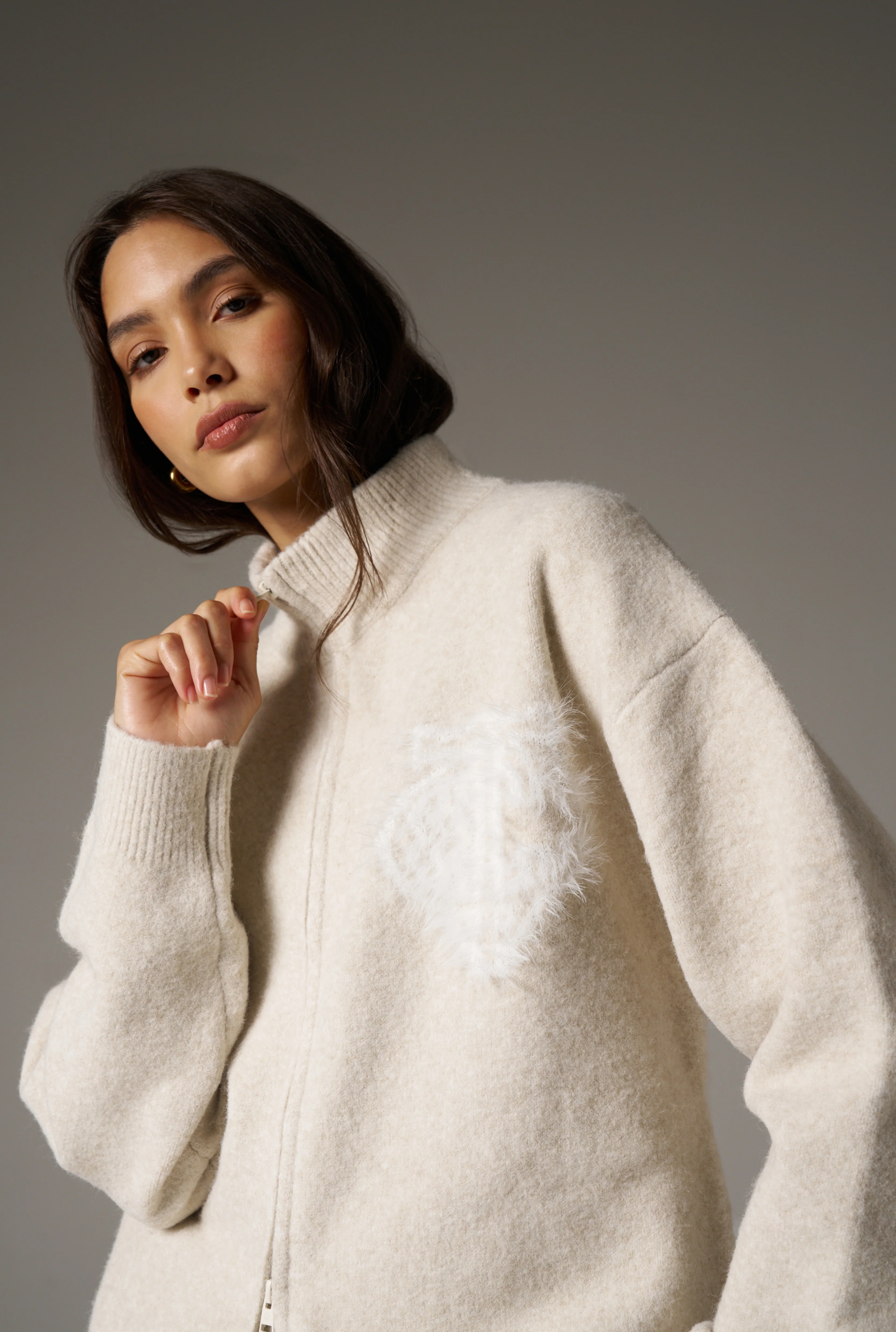 MONOGRAM FLUFFY KNIT ZIP THROUGH - BEIGE - Image 5