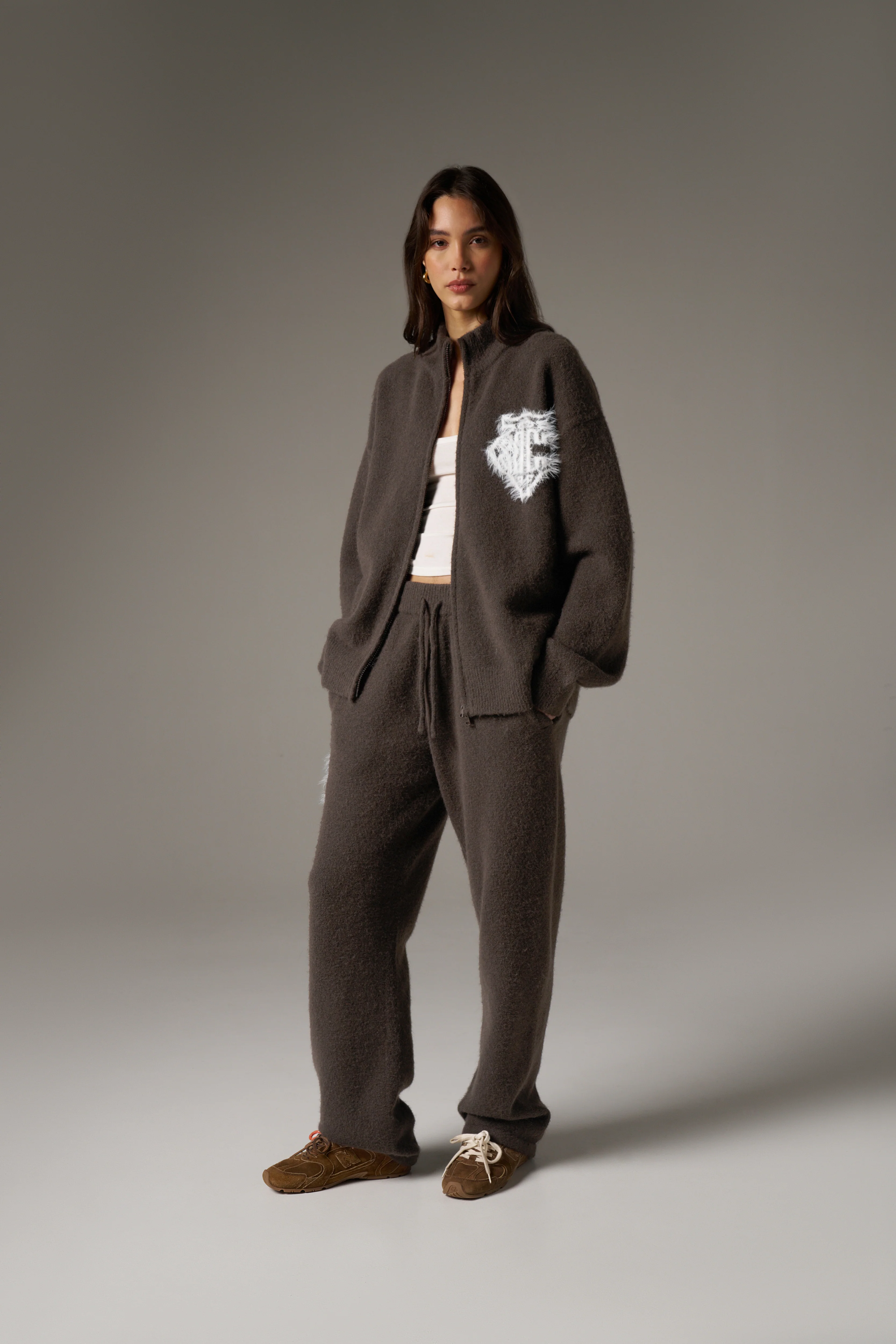 MONOGRAM FLUFFY KNIT ZIP THROUGH - BROWN - Image 5