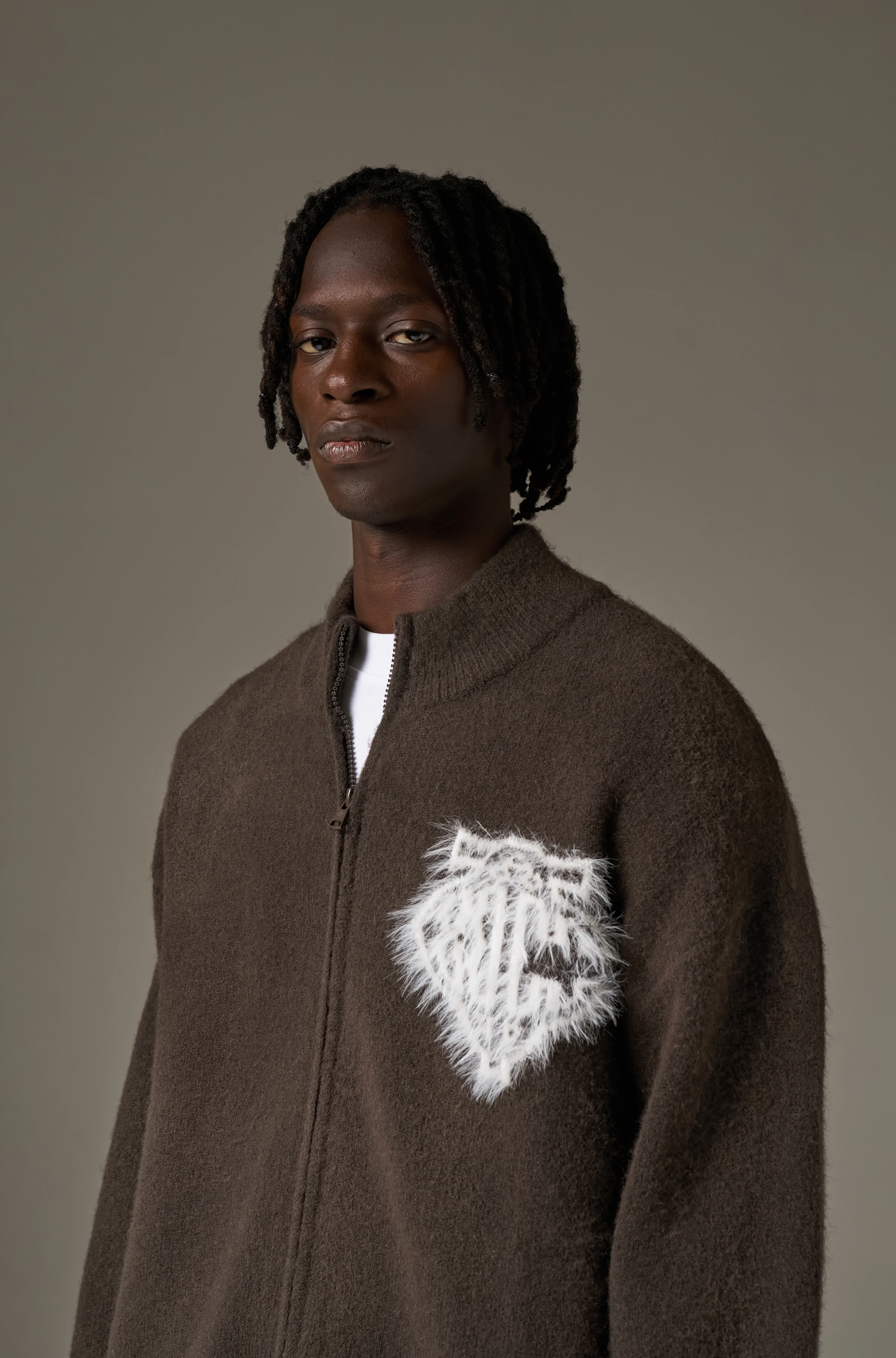 MONOGRAM FLUFFY KNIT ZIP THROUGH - BROWN - Image 6