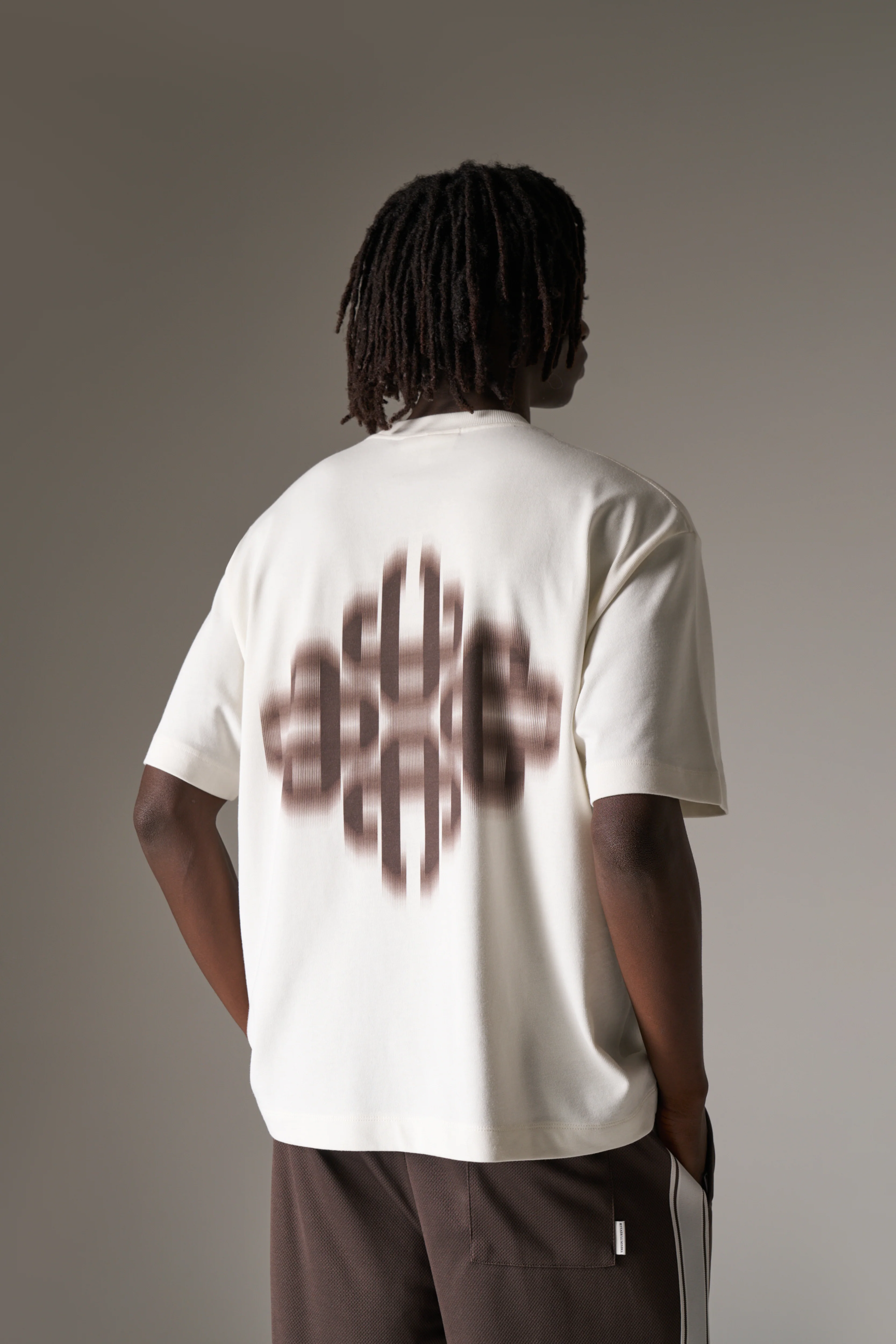 MOTION BLURRED EMBLEM T-SHIRT - OFF WHITE - Image 2