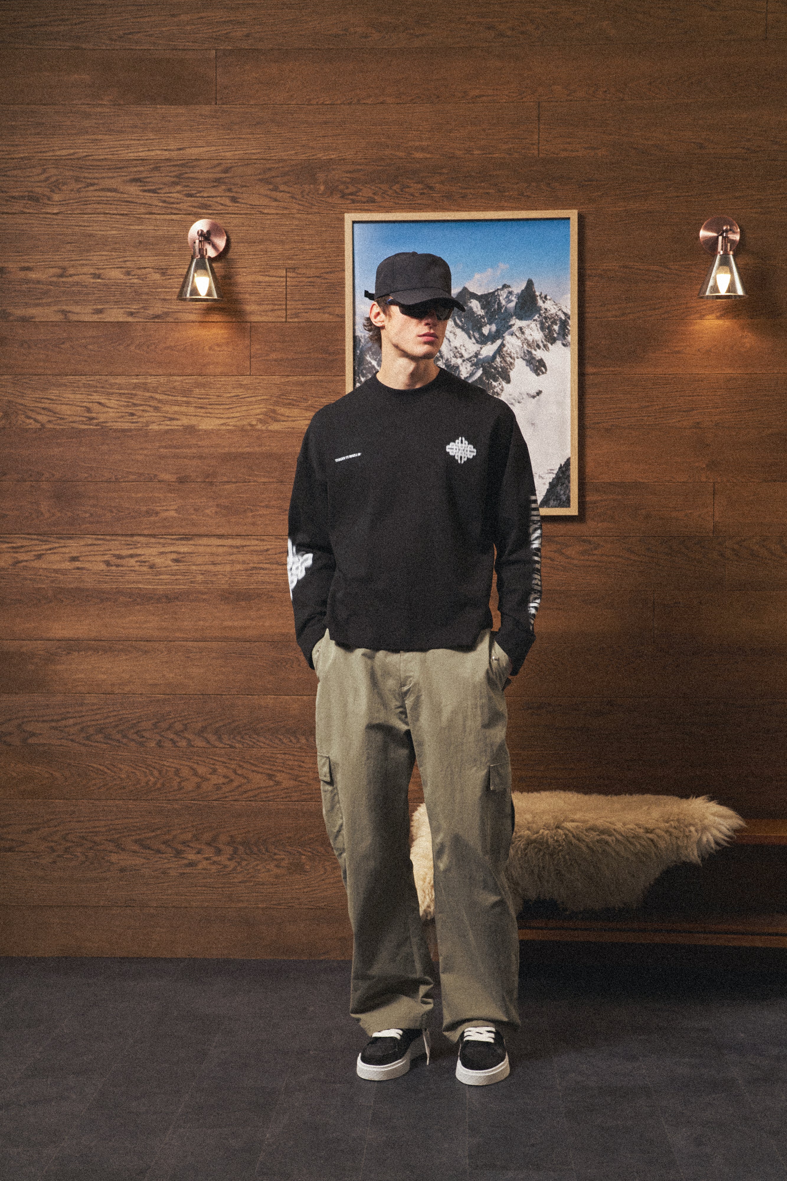 MOTION BLURRED LONG SLEEVE T-SHIRT - BLACK - Image 3