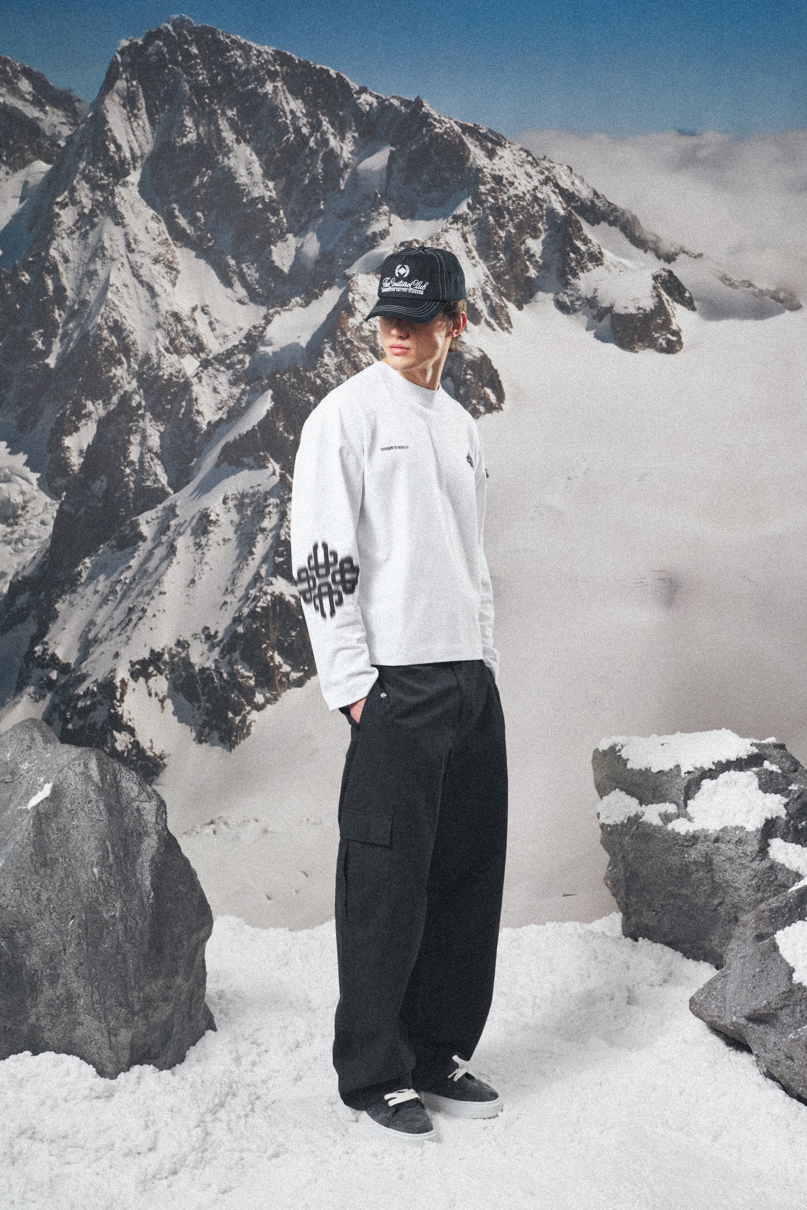MOTION BLURRED LONG SLEEVE T-SHIRT - WHITE - Image 4