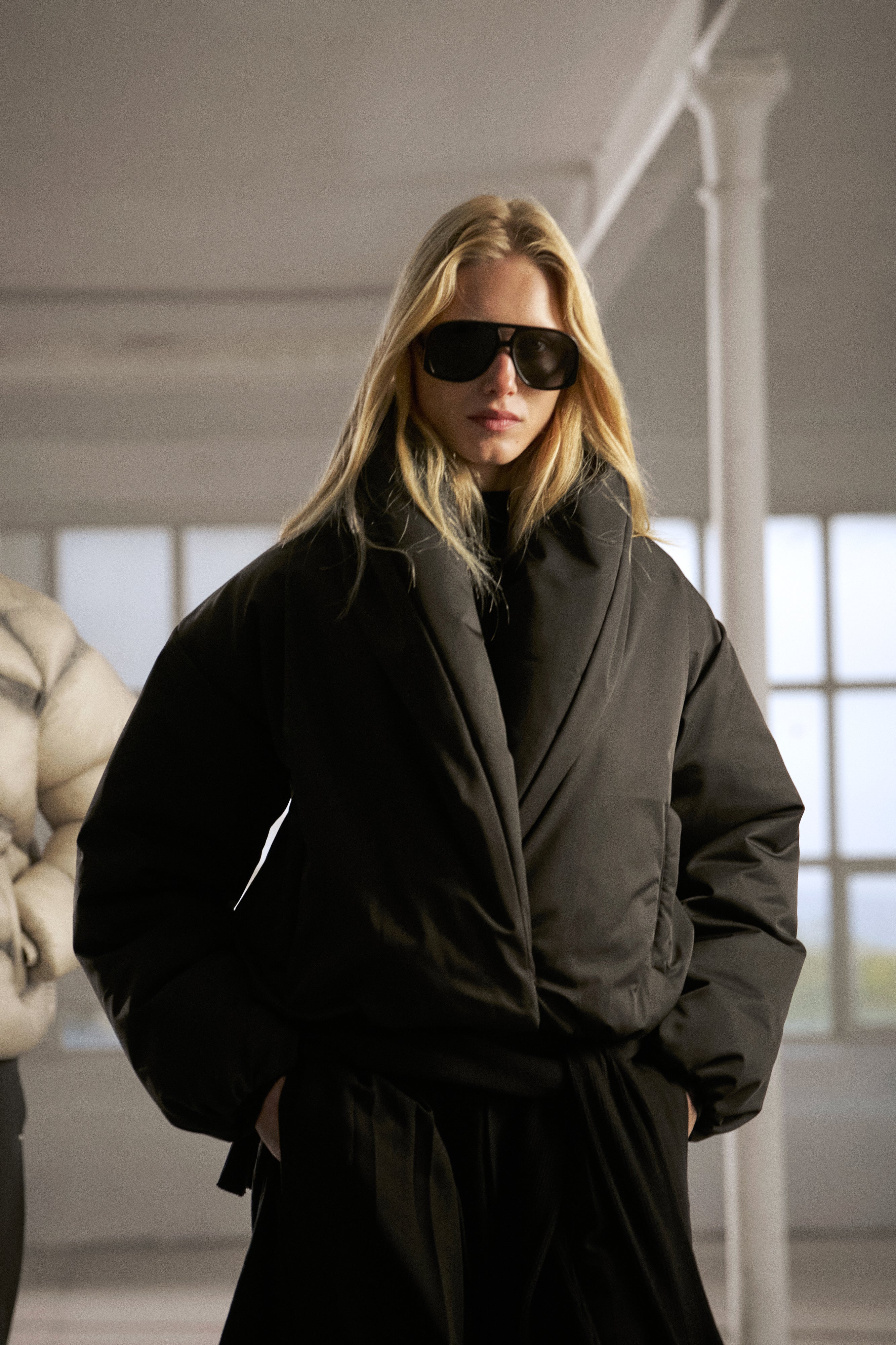 OVERSIZED COLLAR NYLON PUFFER COAT - BLACK - Image 2