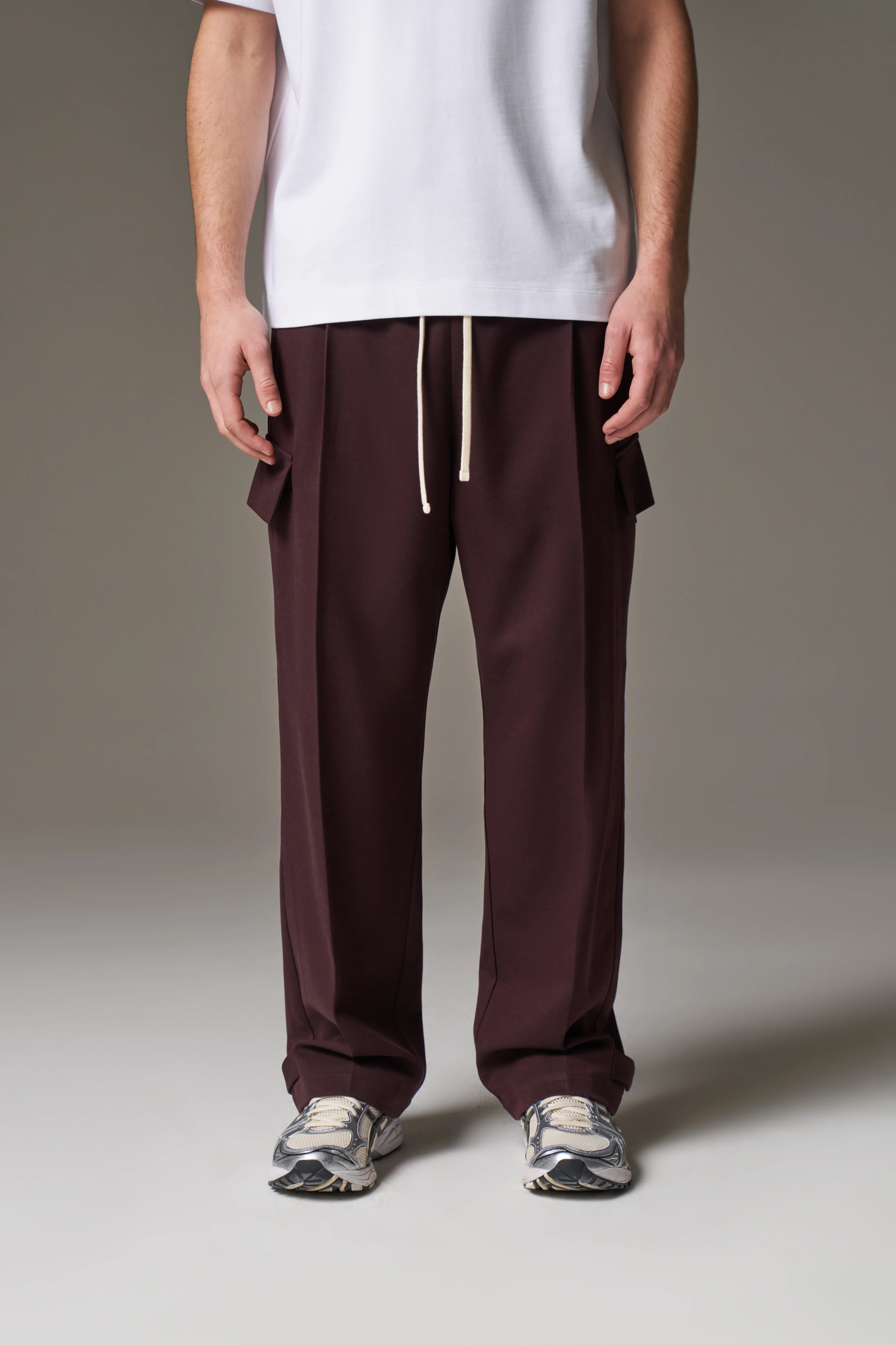 PLEATED WIDE LEG TROUSER - BURGUNDY - Image 2