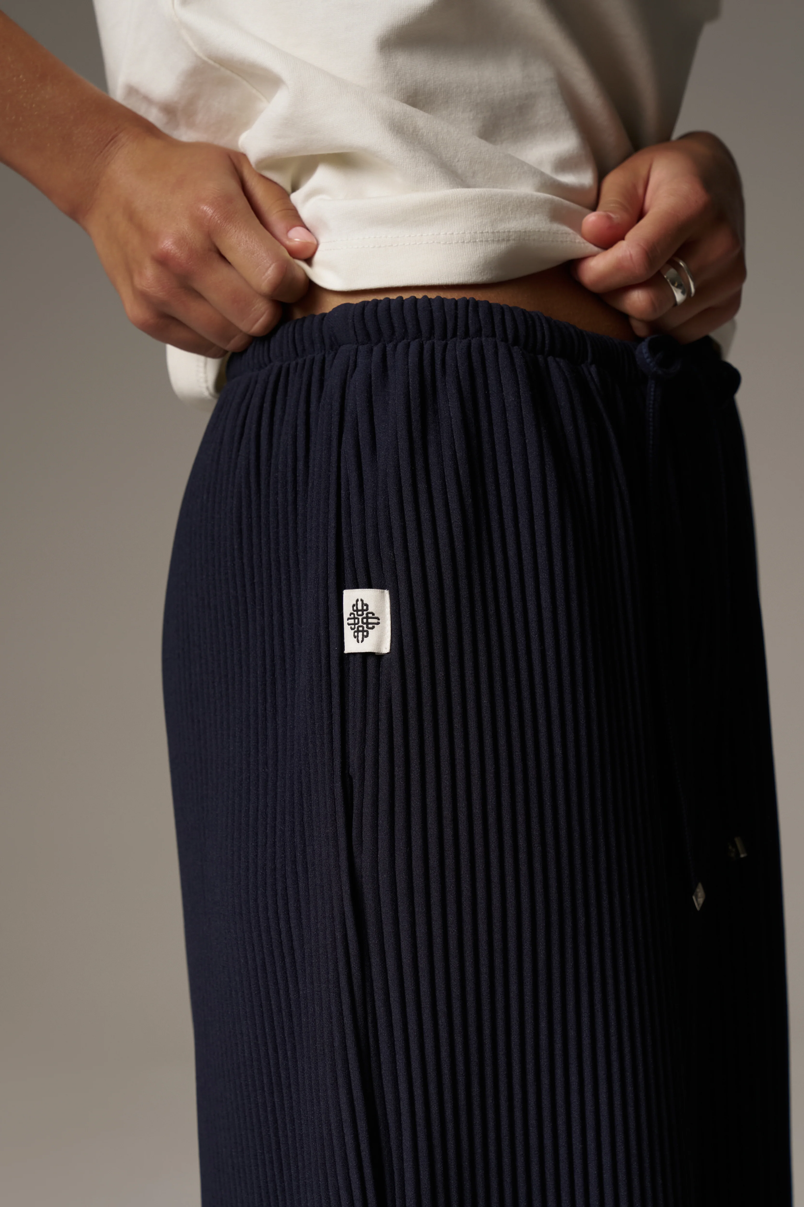 PLISSE TROUSERS - NAVY - Image 5