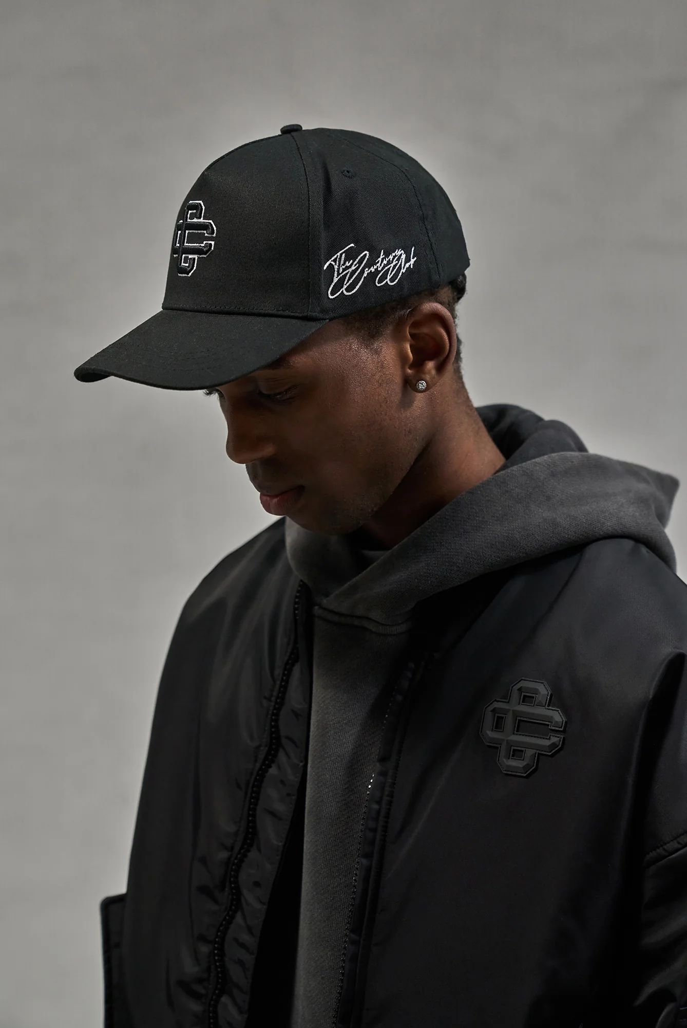 RAISED EMBLEM CAP - BLACK - Image 6