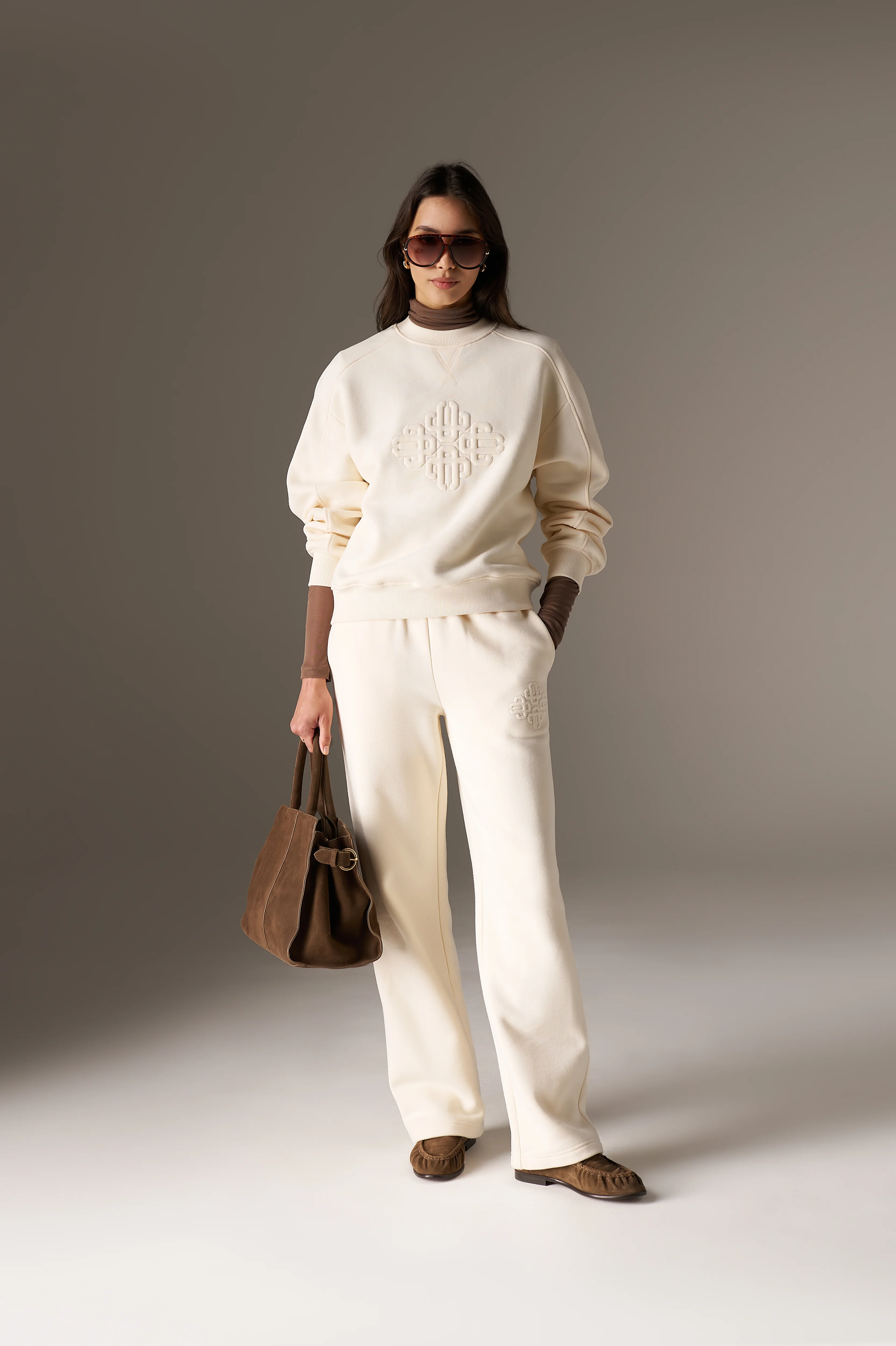 RAISED EMBLEM JOGGERS - BUTTERMILK - Image 3