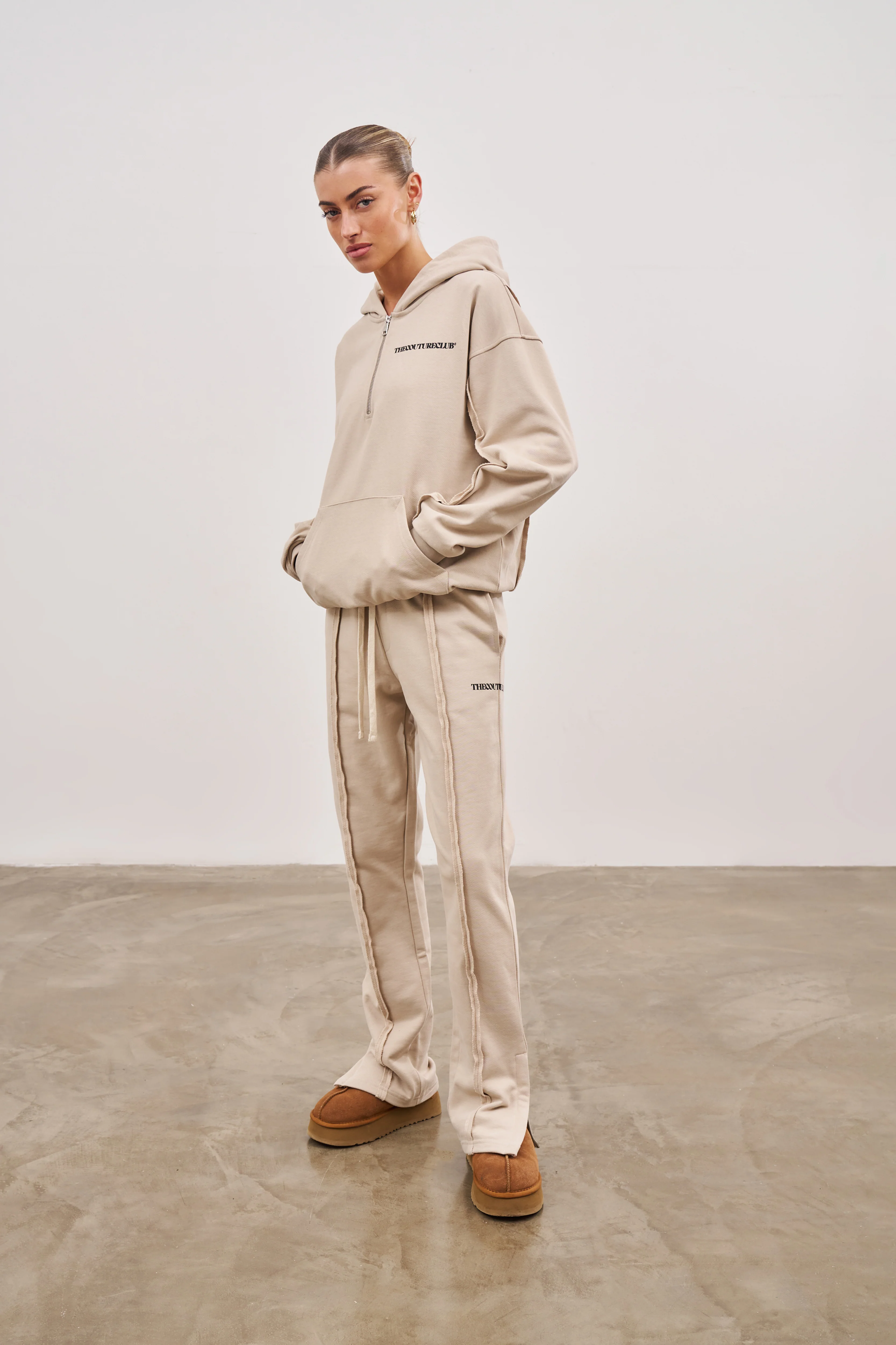 RAW SEAM QUARTER ZIP HOODIE - BEIGE - Image 10