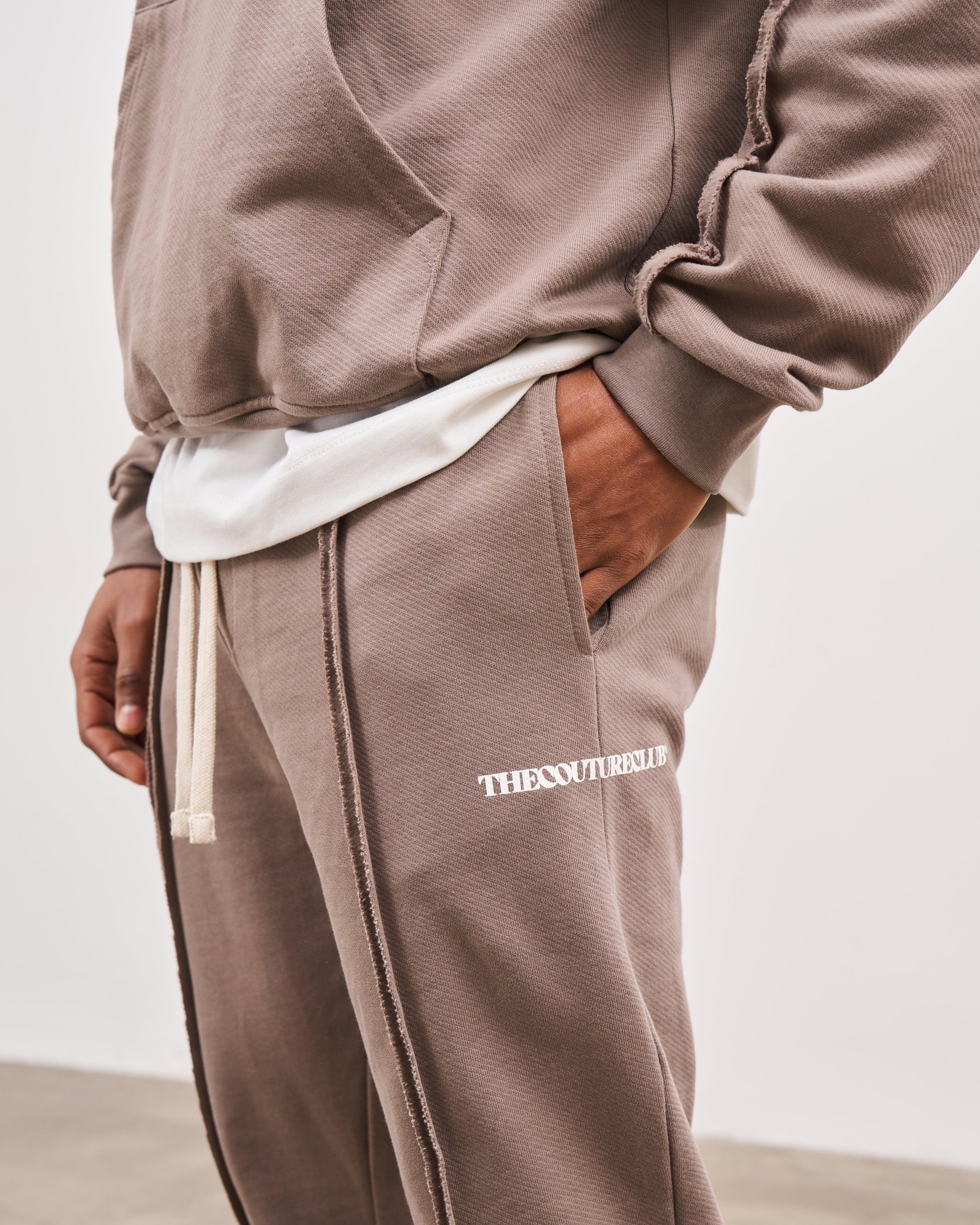 RAW SEAM STRAIGHT LEG JOGGERS - COFFEE - Image 5