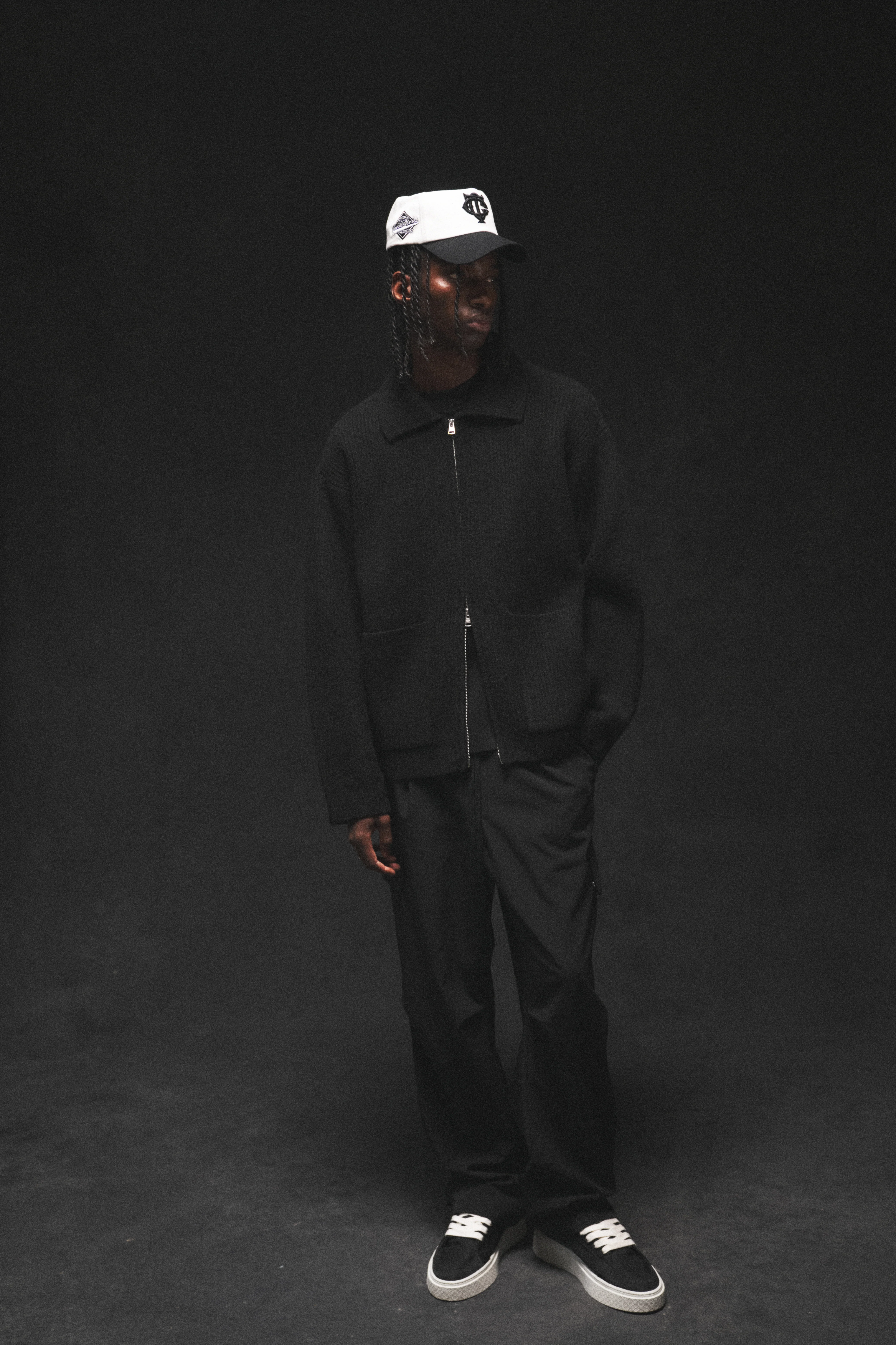 RIBBED KNITTED OVERSIZED ZIP THROUGH - BLACK - Image 3